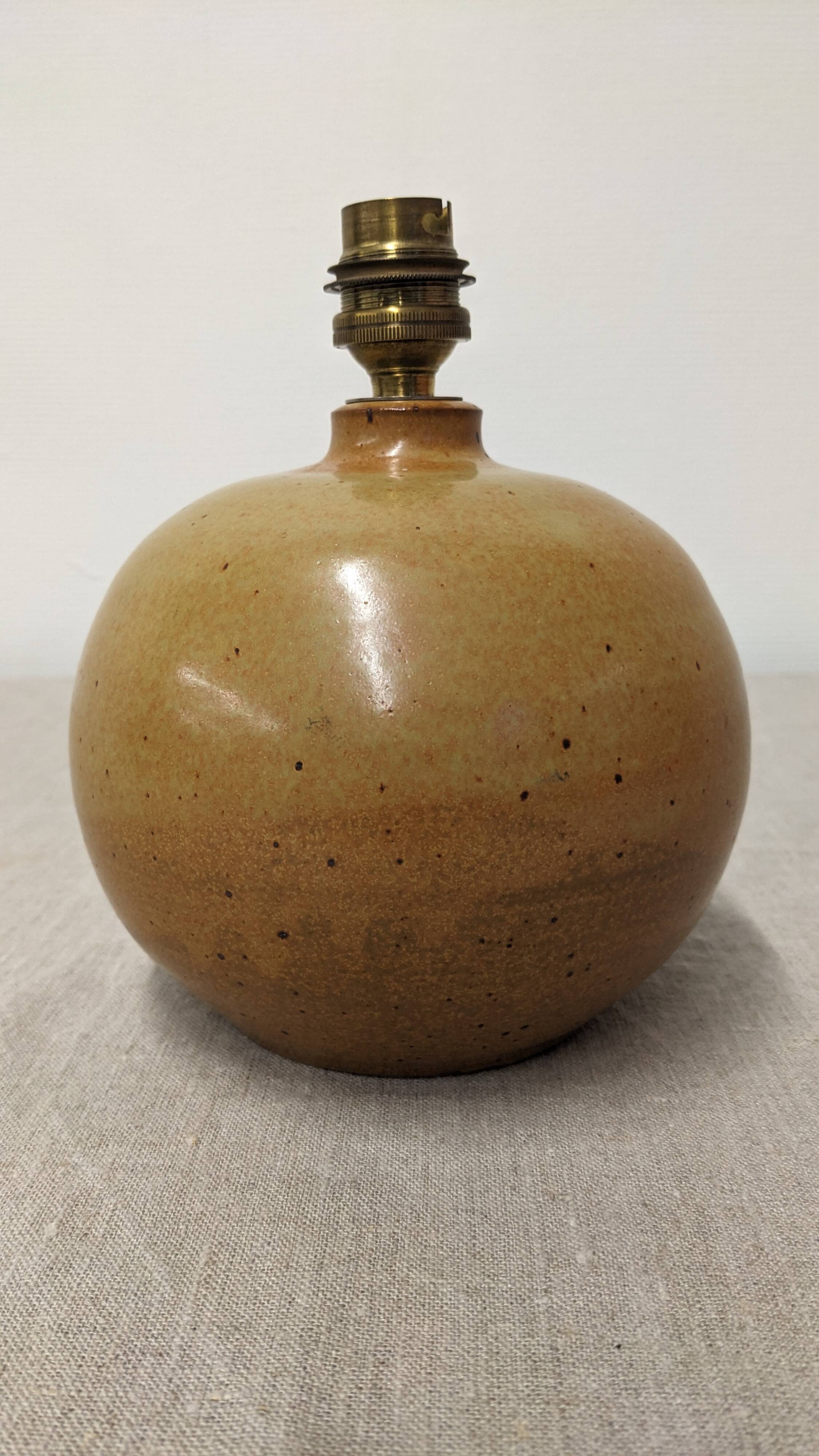 Pied de lampe boule en grès vernissé, France vers 1970