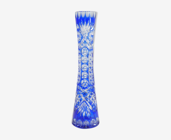 Vase en cristal taillé bleu