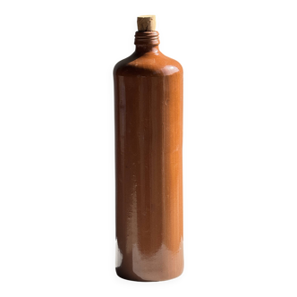 Grande bouteille ancienne en grès à petit bouchon de liège