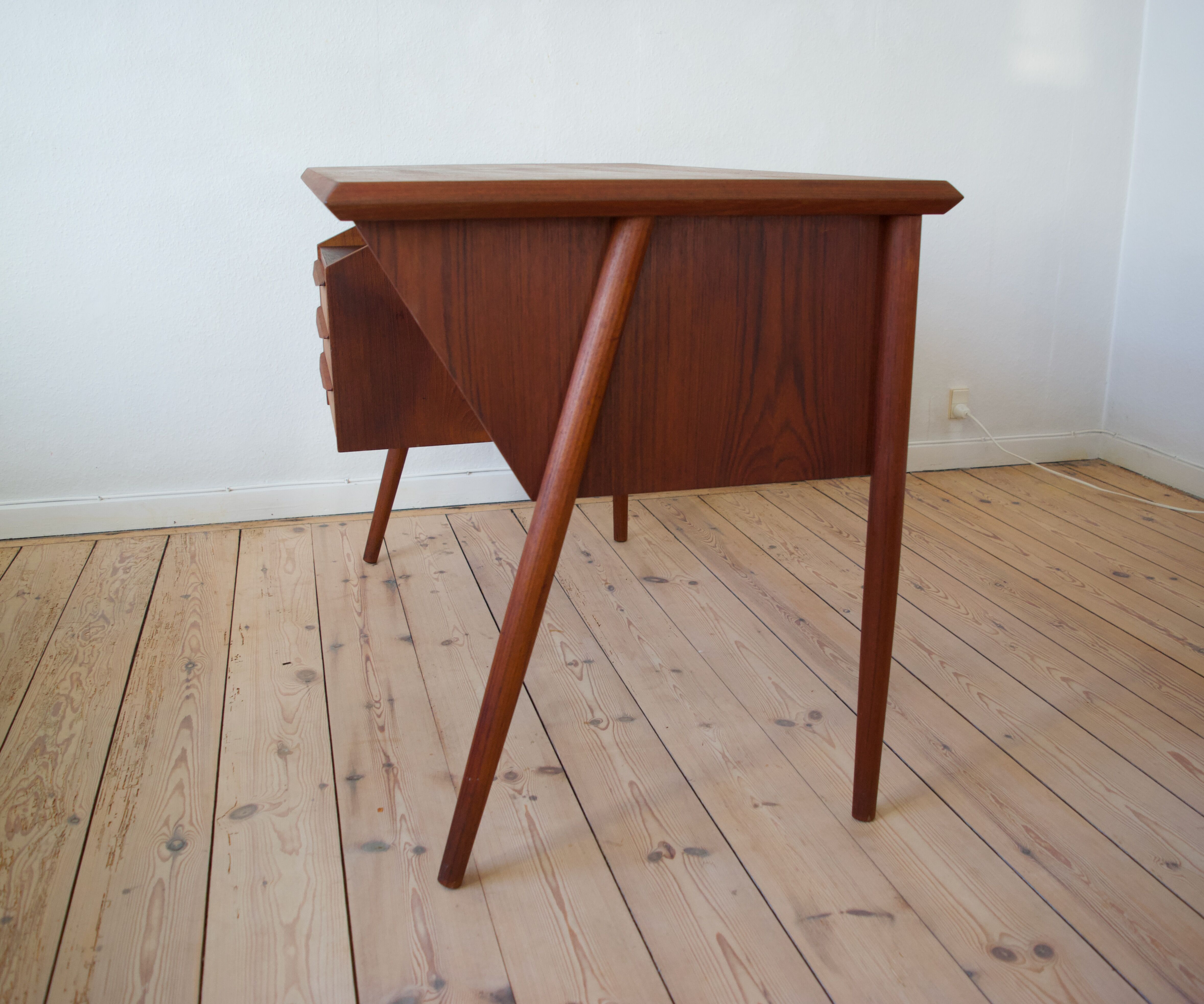 Danish Teak Floating Desk By Gunner Nielsen For Tibergaard, 1960s