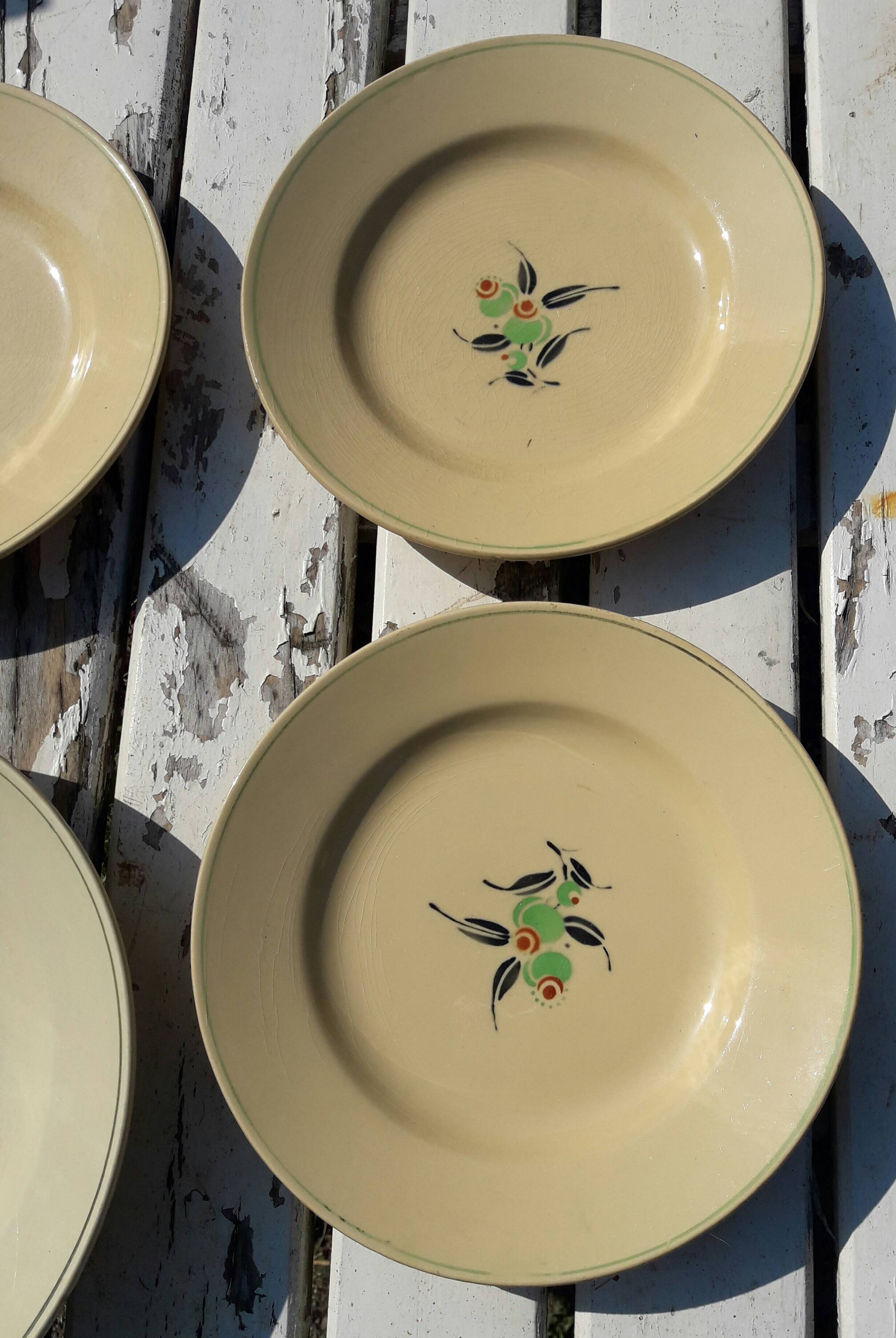 Set of 5 plates and 1 deep dish in Boch earthenware