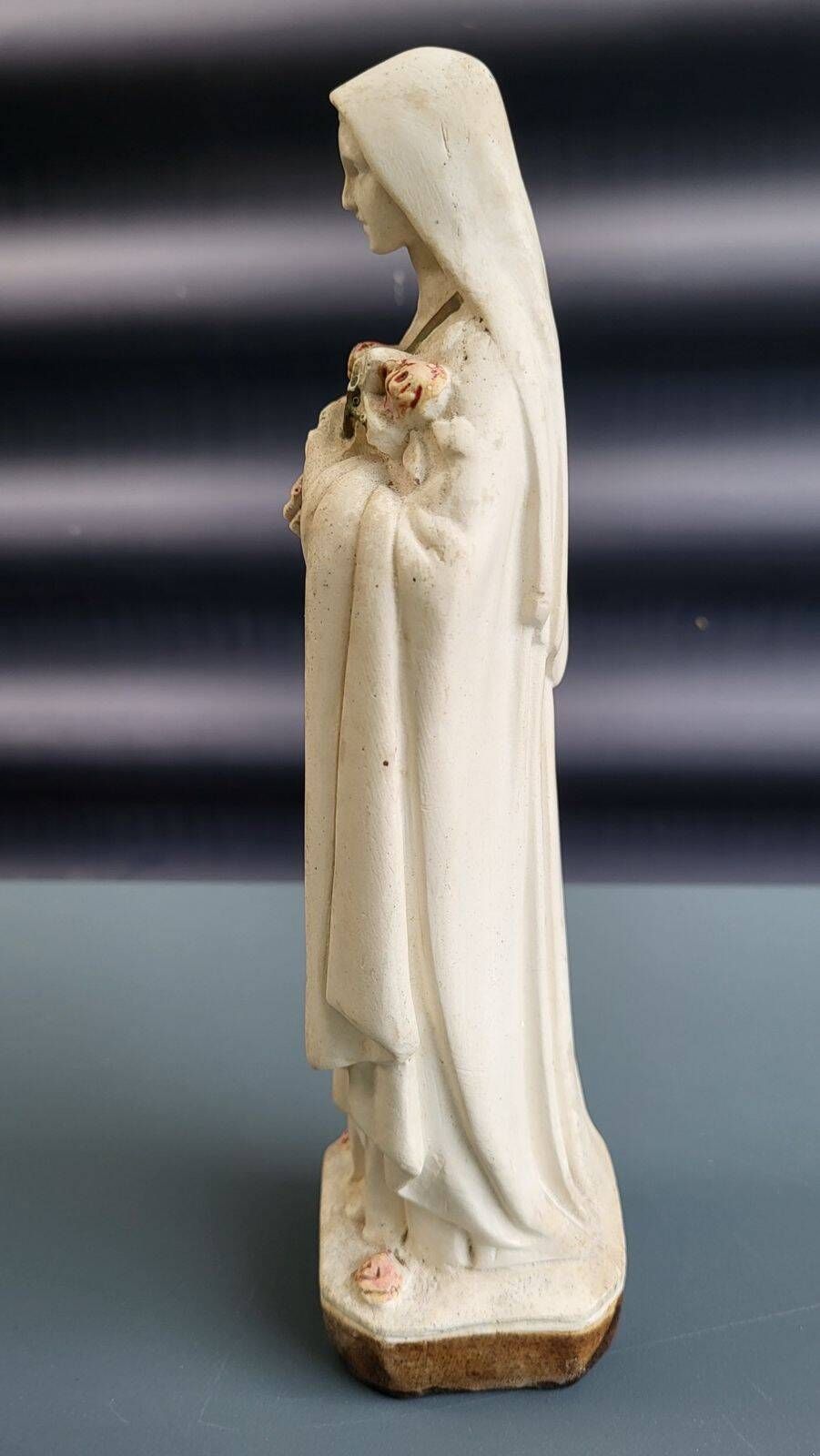 Statuette of Saint Thérèse of Lisieux | bouquet of roses and crucifix H 31 cm