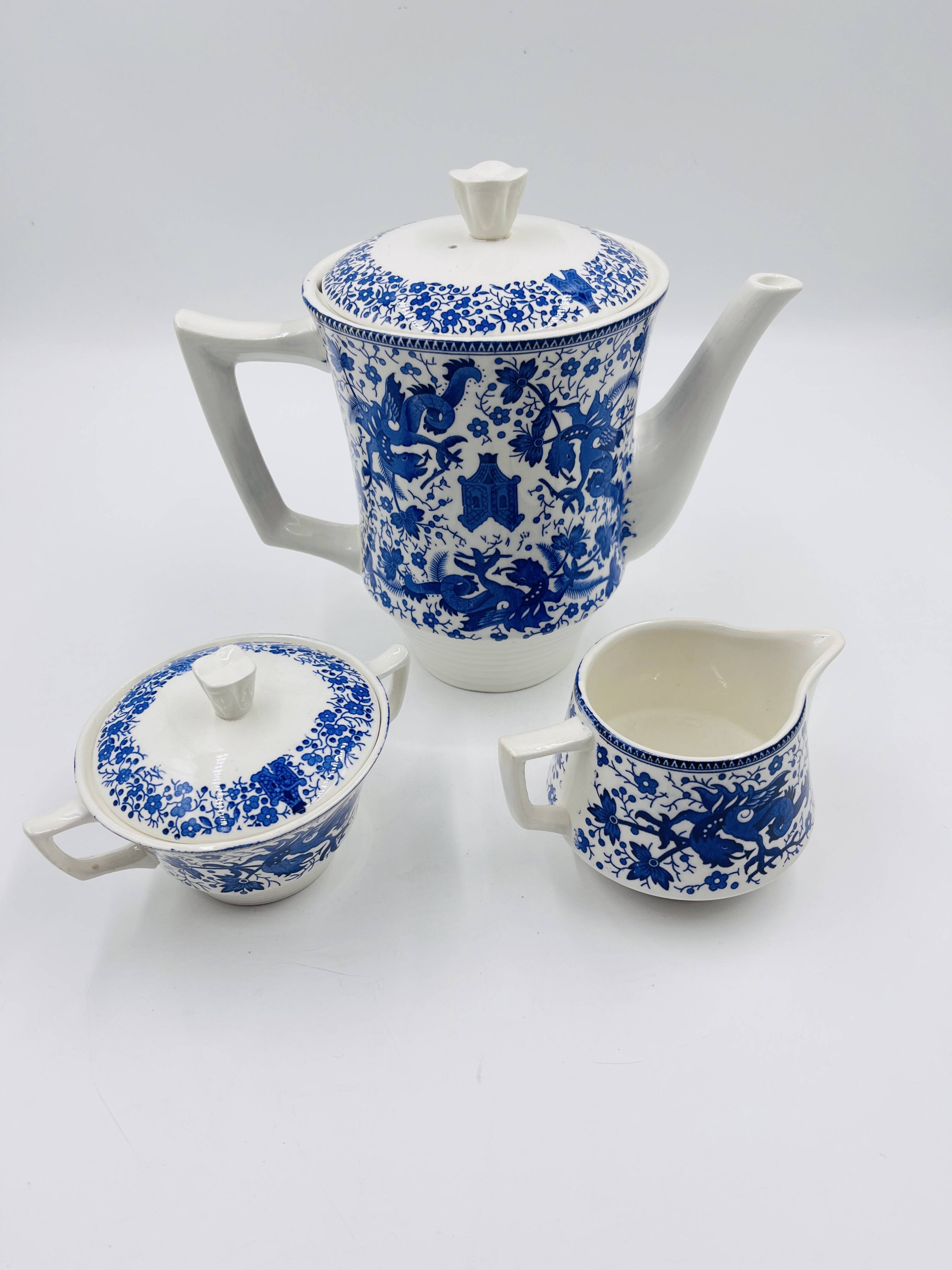 Bosch "dragon" coffee maker, milk jug and sugar bowl