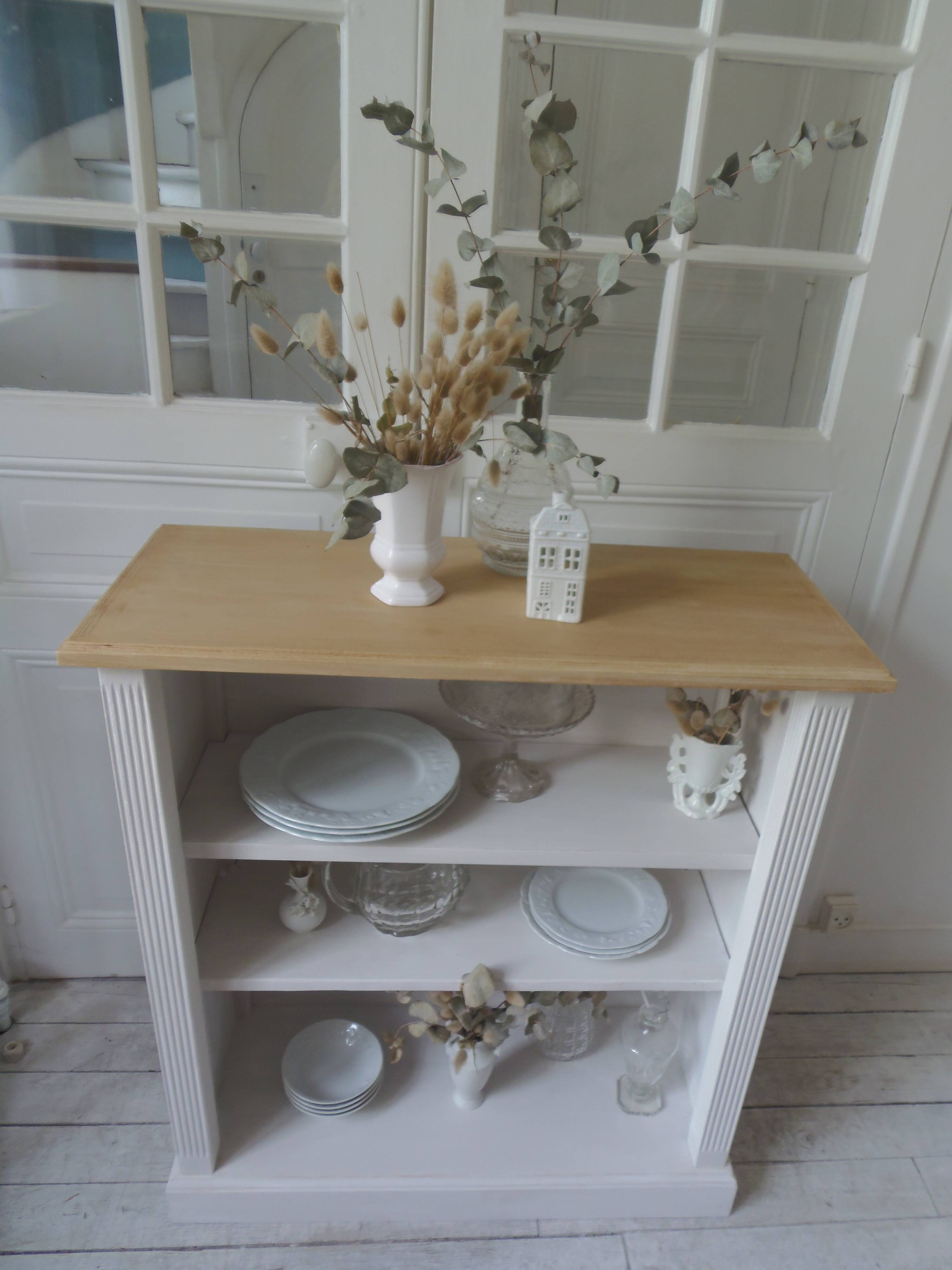 Re-enchanted bookcase in pearl gray, light oak waxed top.