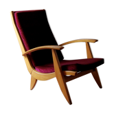 Chair binds Scandinavian red wine