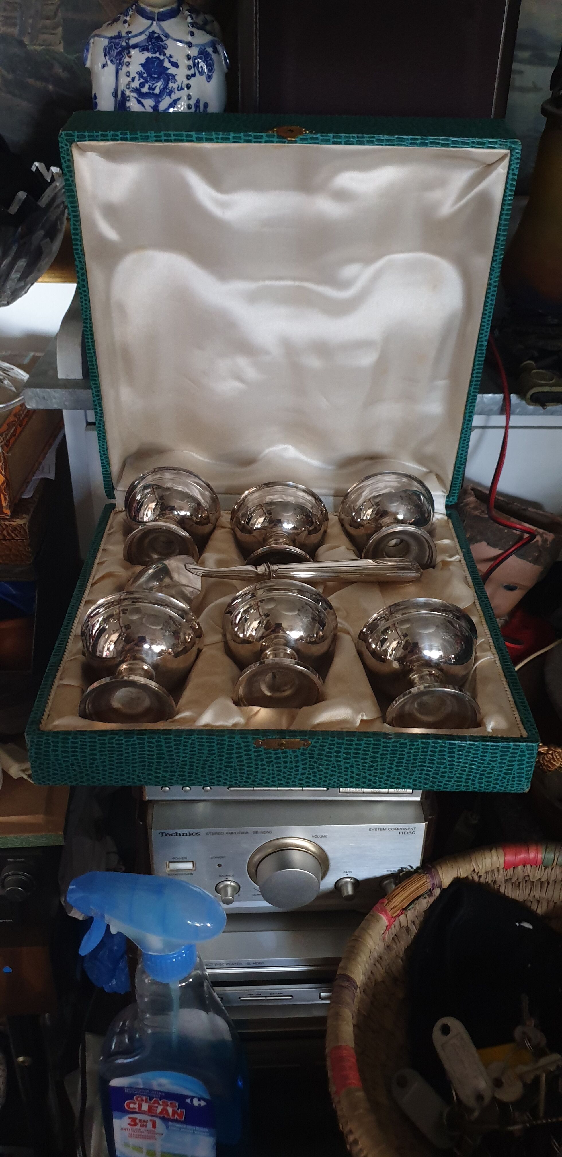 Silver metal ice service