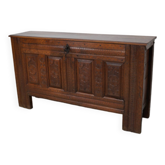 Commode / table d'appoint en chêne sculpté hollandais du milieu du XVIIIe siècle