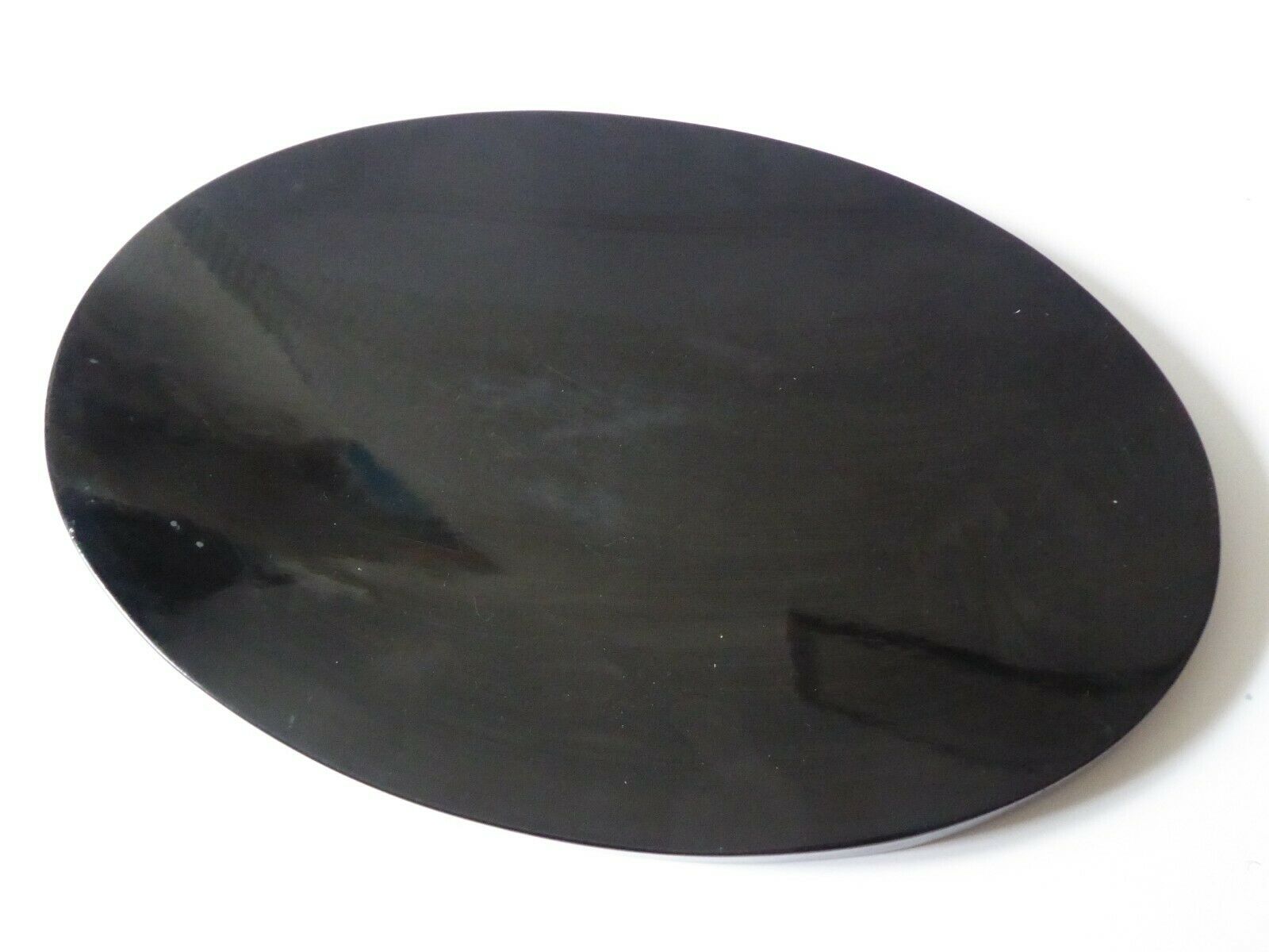 Japan's black lace-up tray