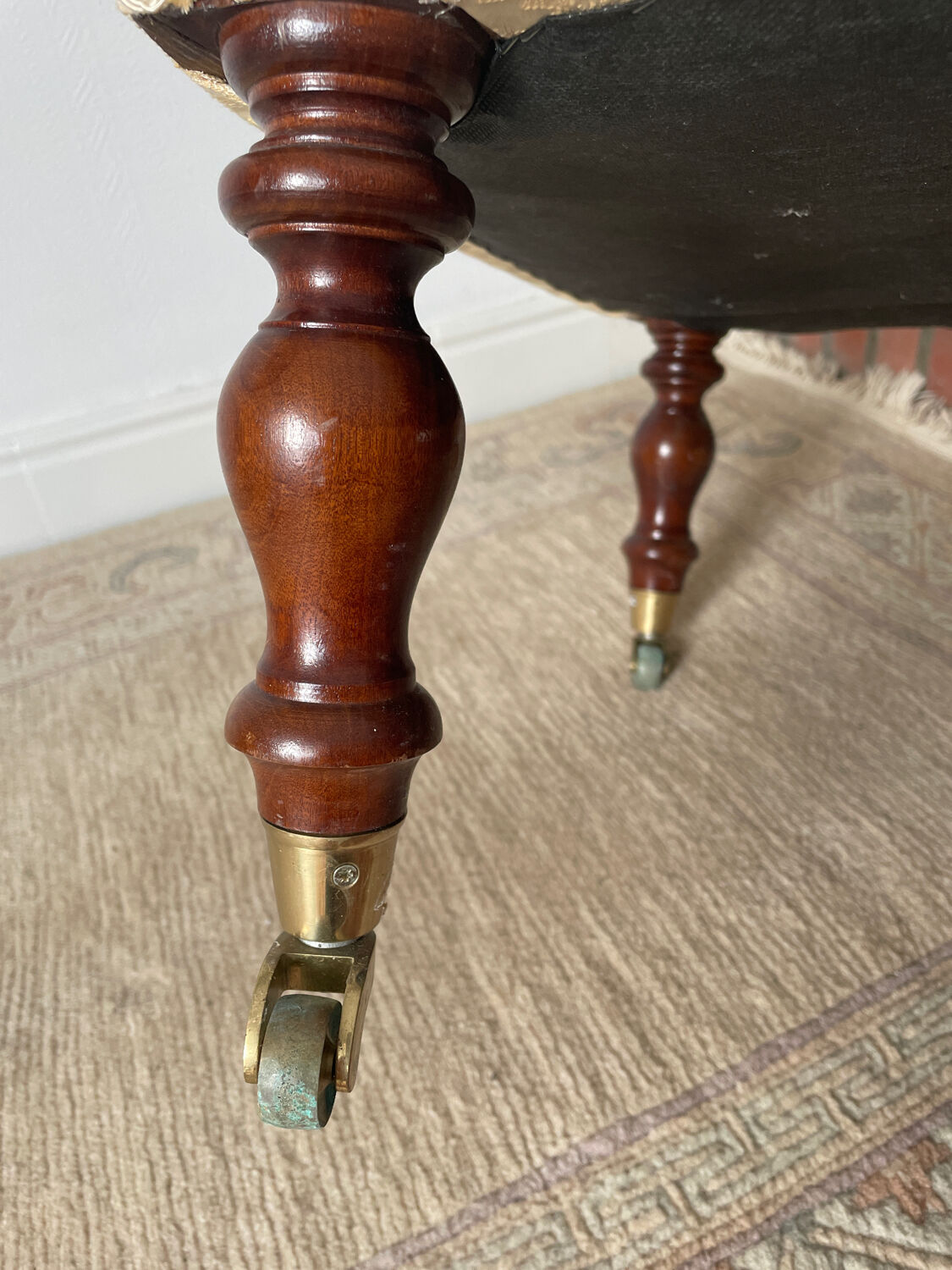 Victorian mahogany daybed.