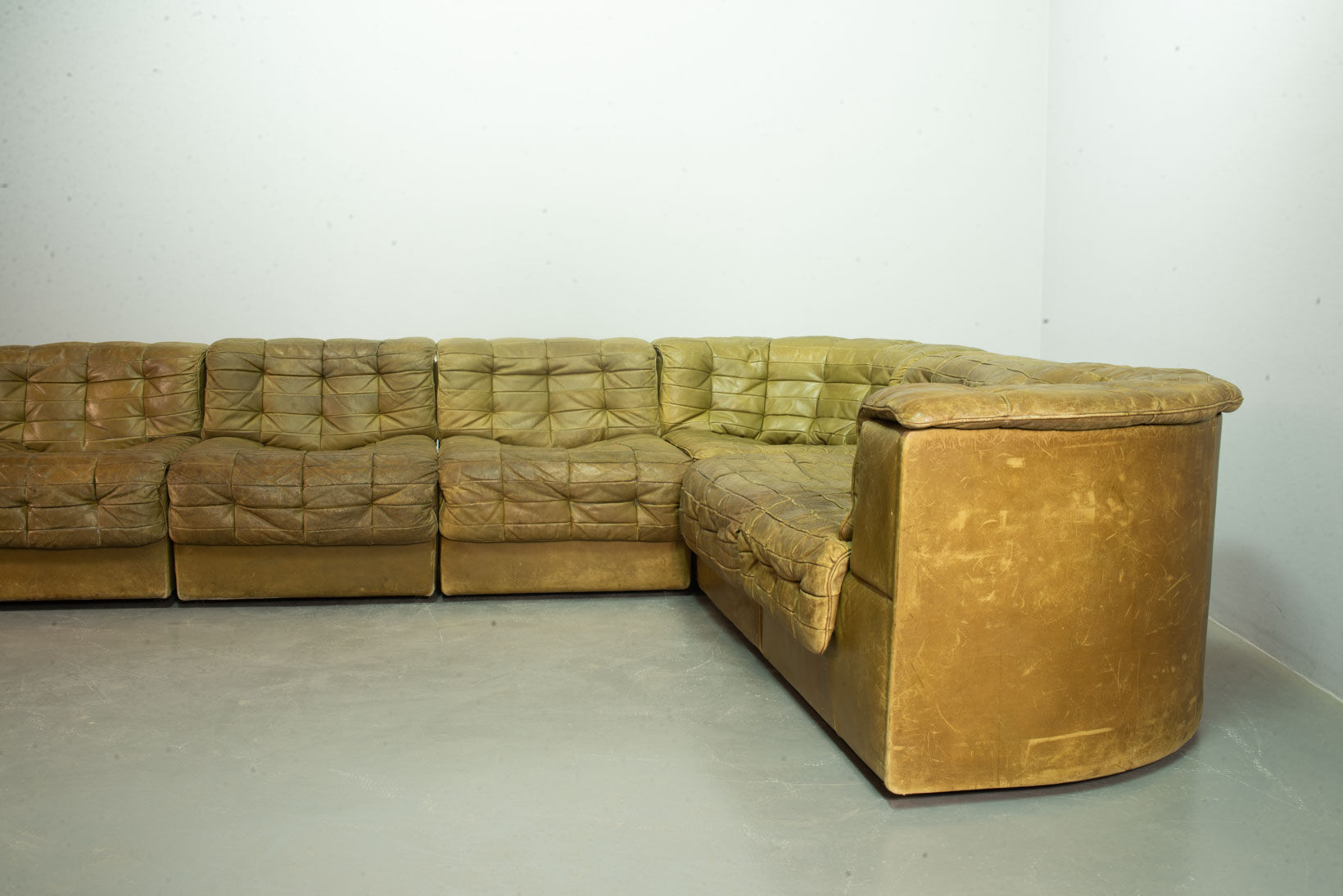 De Sede DS11 Olive Green Patched Leather Modular Sofa, 6 Elements. 1970s