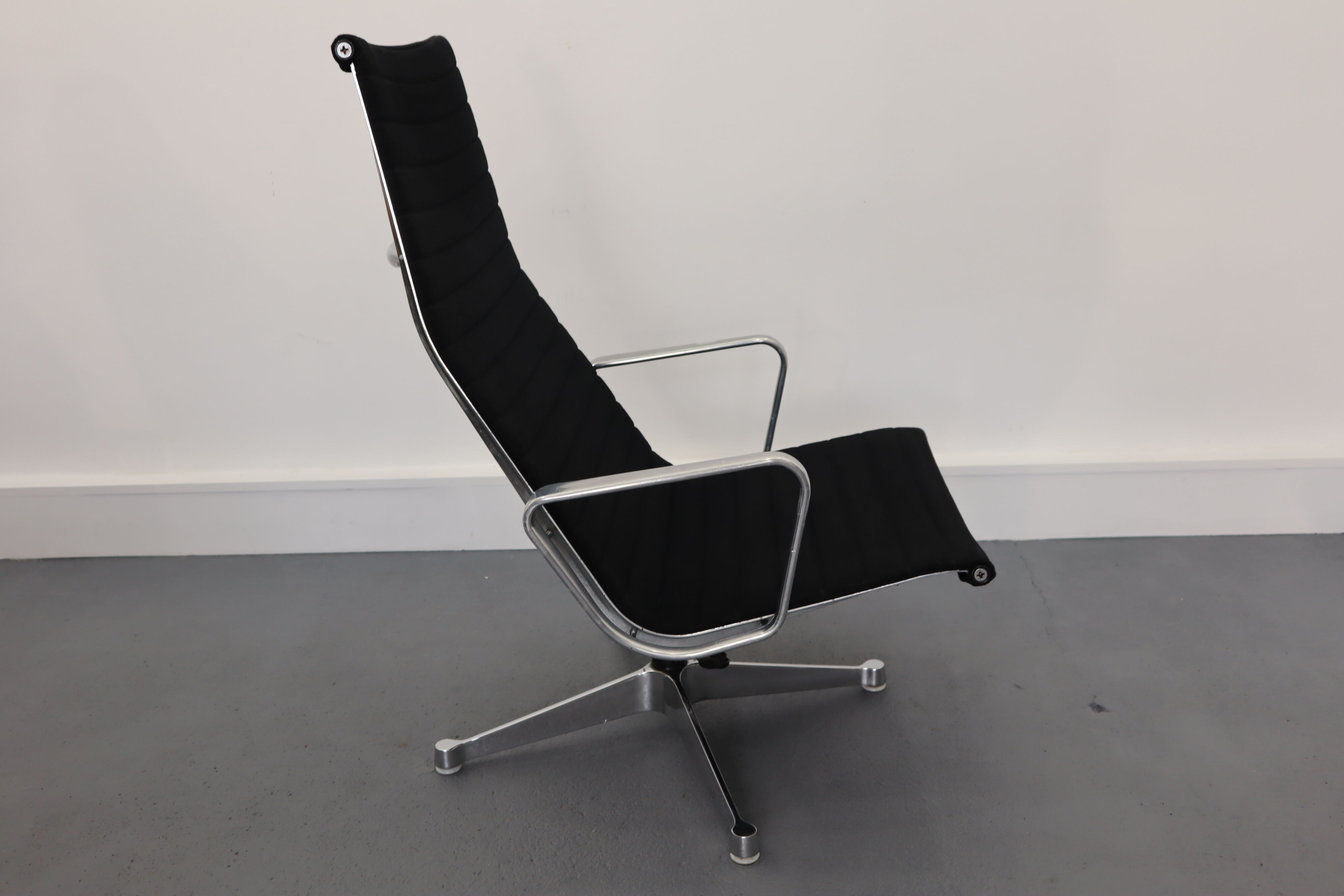 EA124 armchair by Charles & Ray Eames for Herman Miller, 1958
