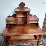 Bureau à gradin ancien en noyer massif et placage de noyerAlsace d'époque fin XIX ème