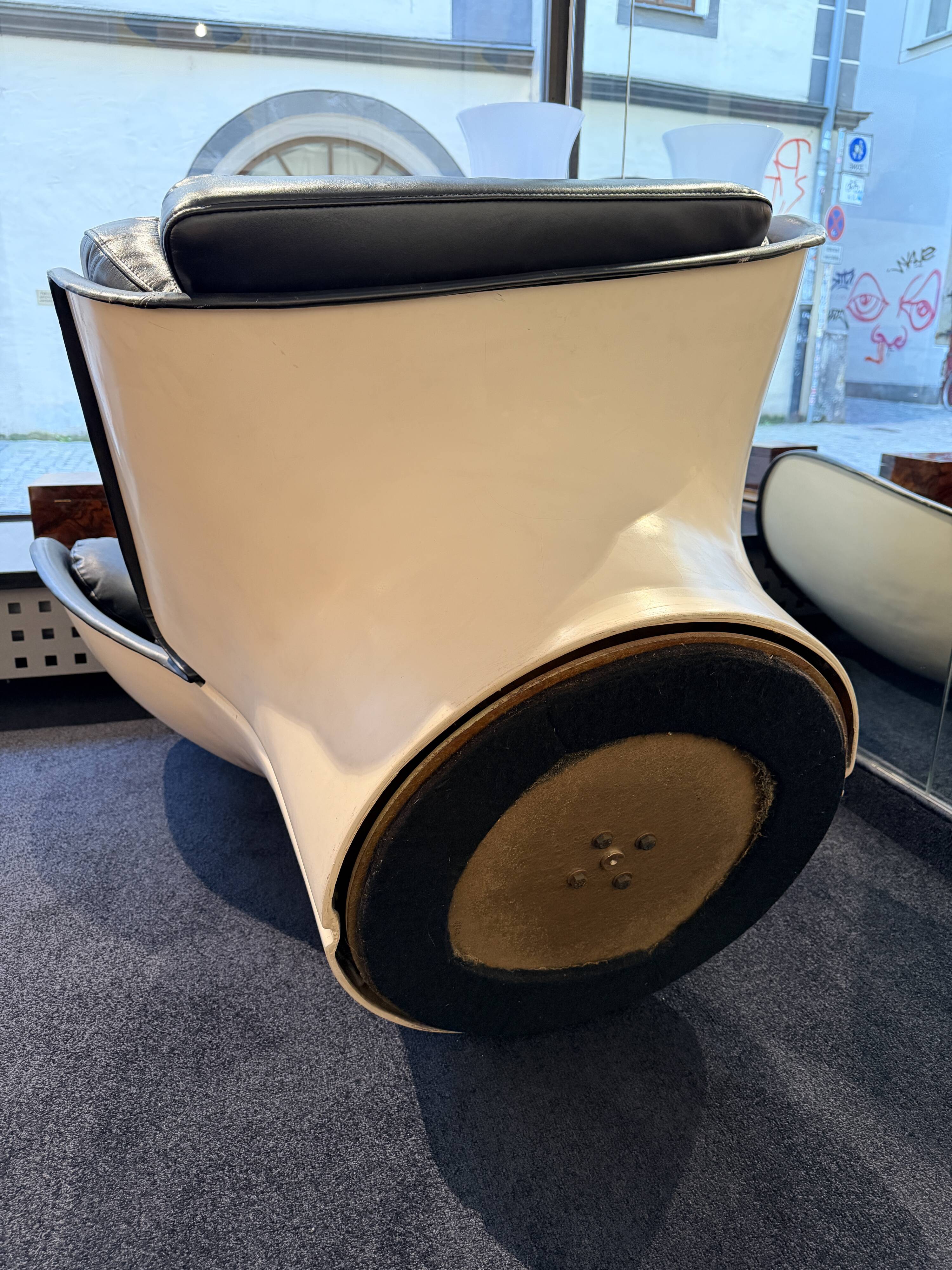 Elda Chair, Joe Colombo, Comfort, Black and Creme, Italy, circa 1970