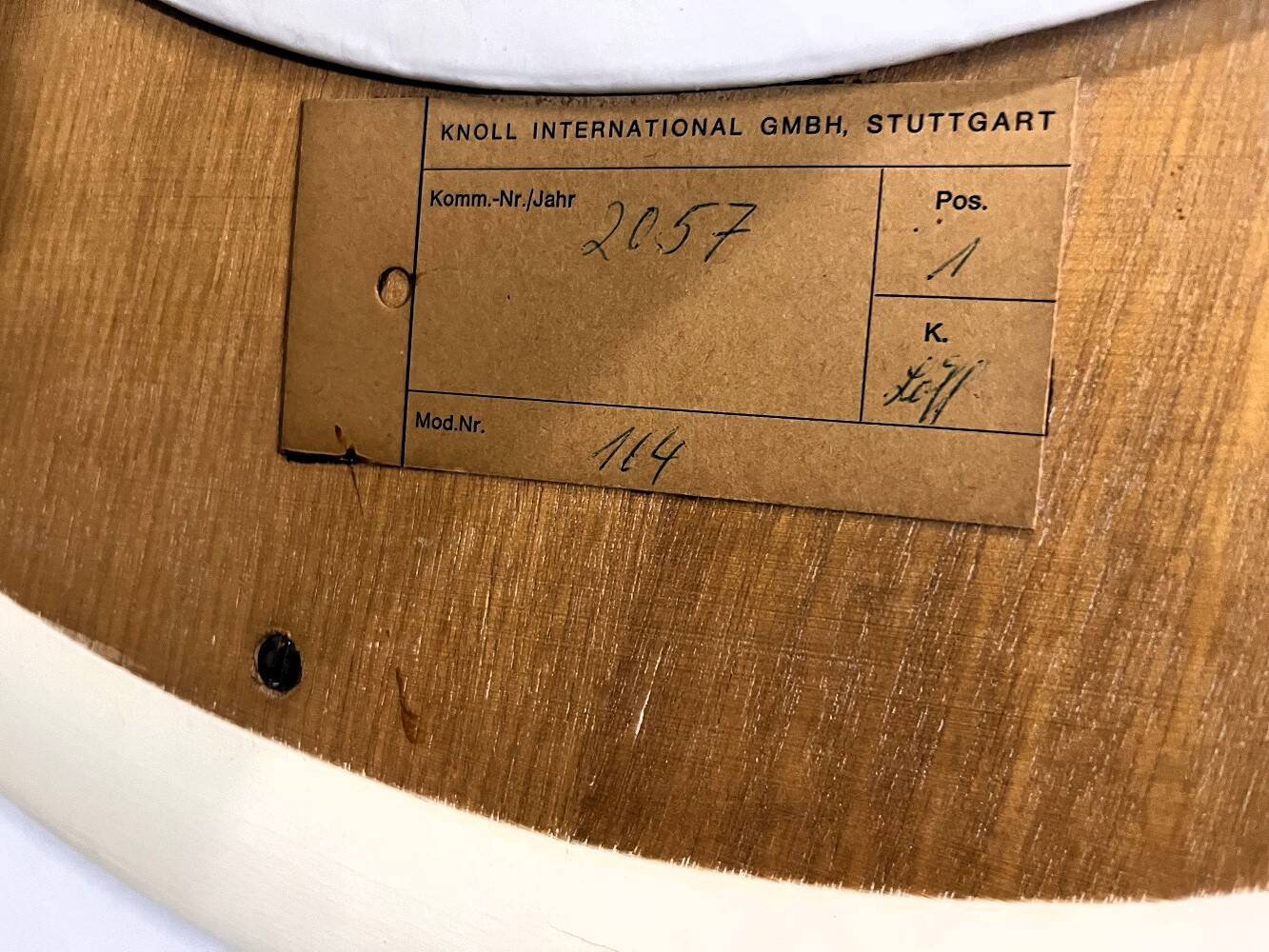 Knoll International Tulip dining table by Eero Saarinen