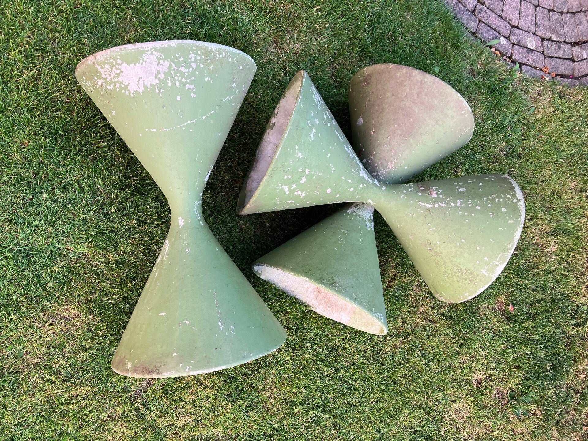 3 Diabolo Pflanzkübel von Willy Guhl für Eternit