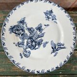 Sarreguemines Stella model plate on heel with blue decoration, 19th century