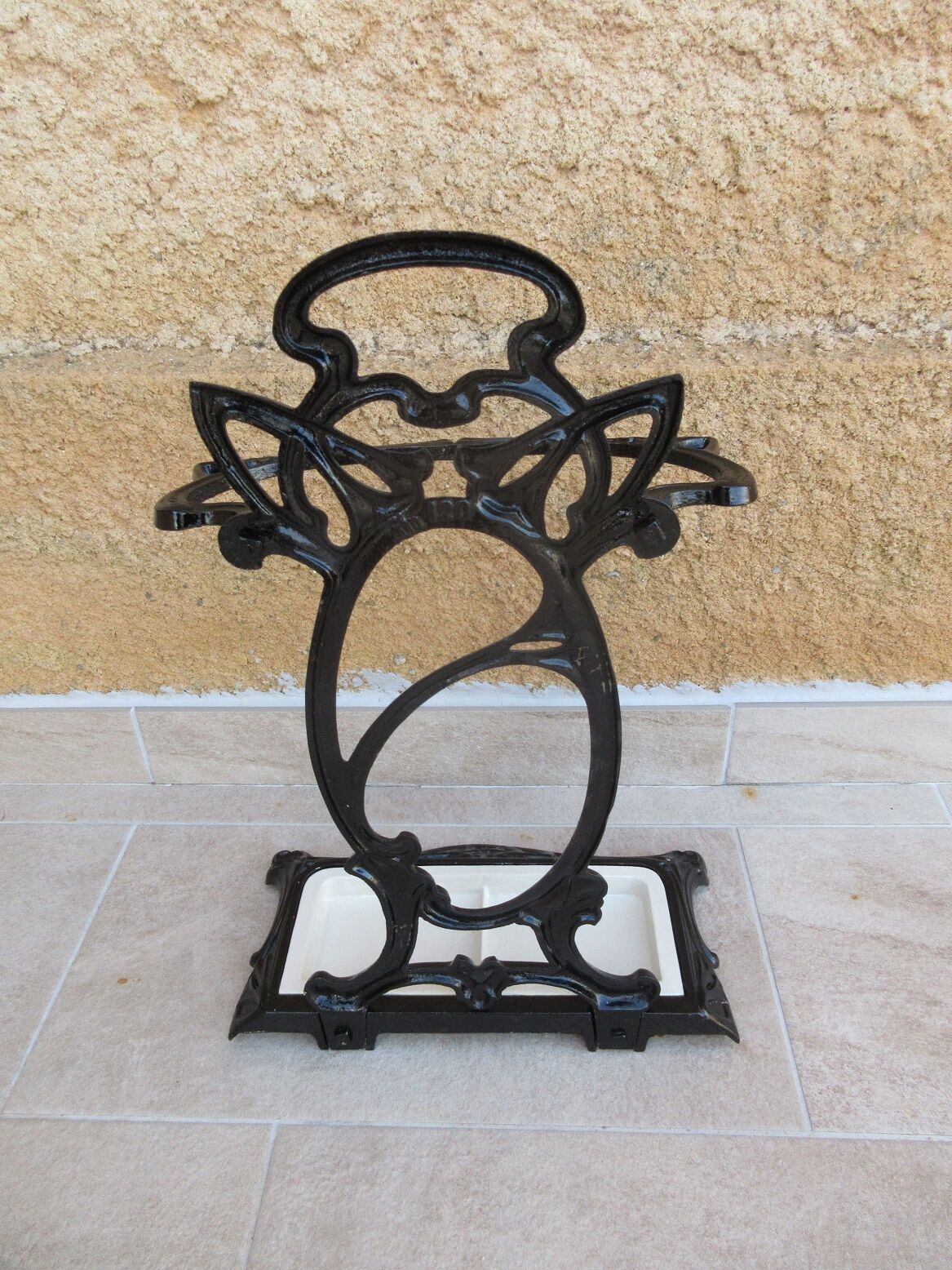 Cast iron umbrella holder