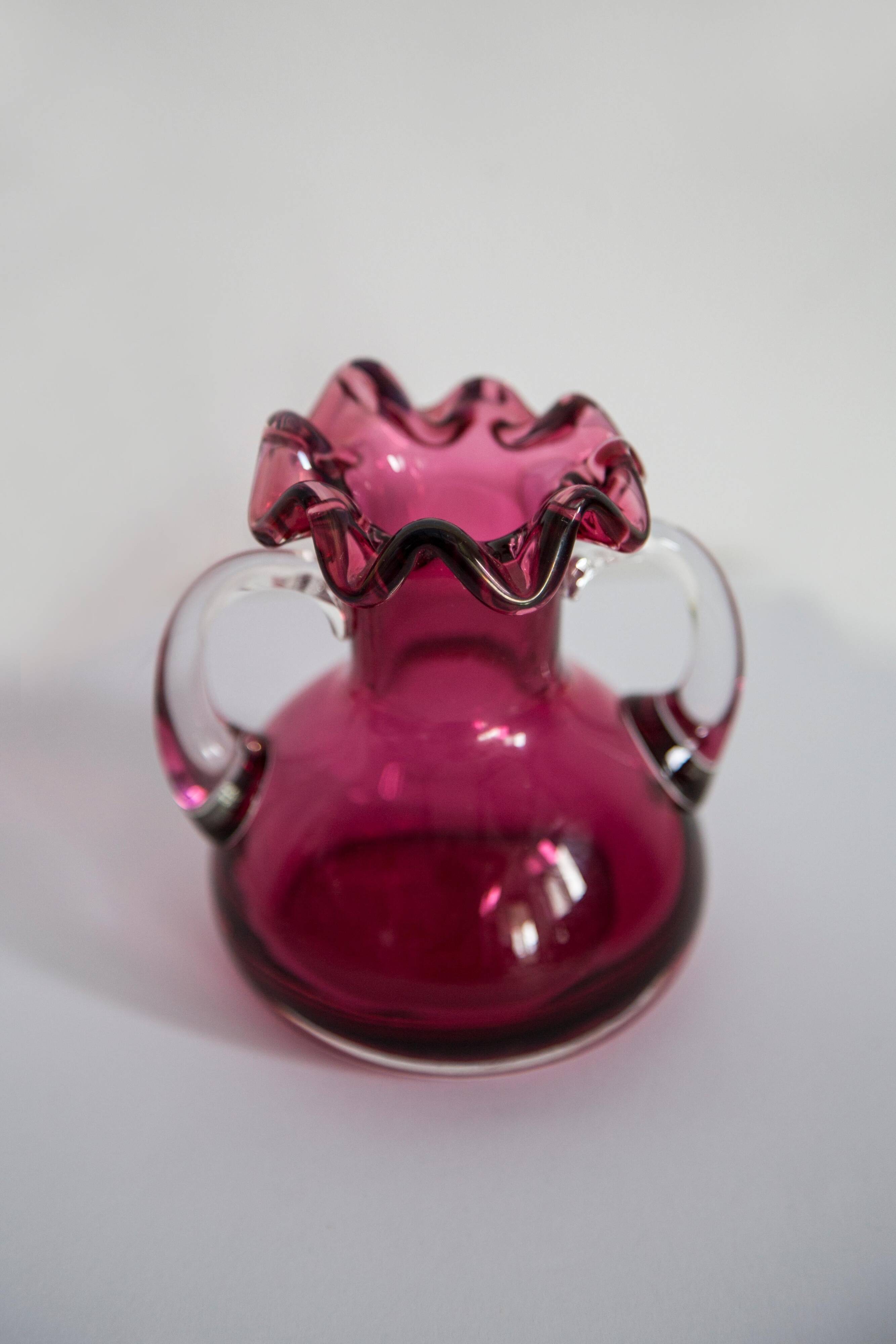 Mini vintage pink vase with frill, Europe, 1960s