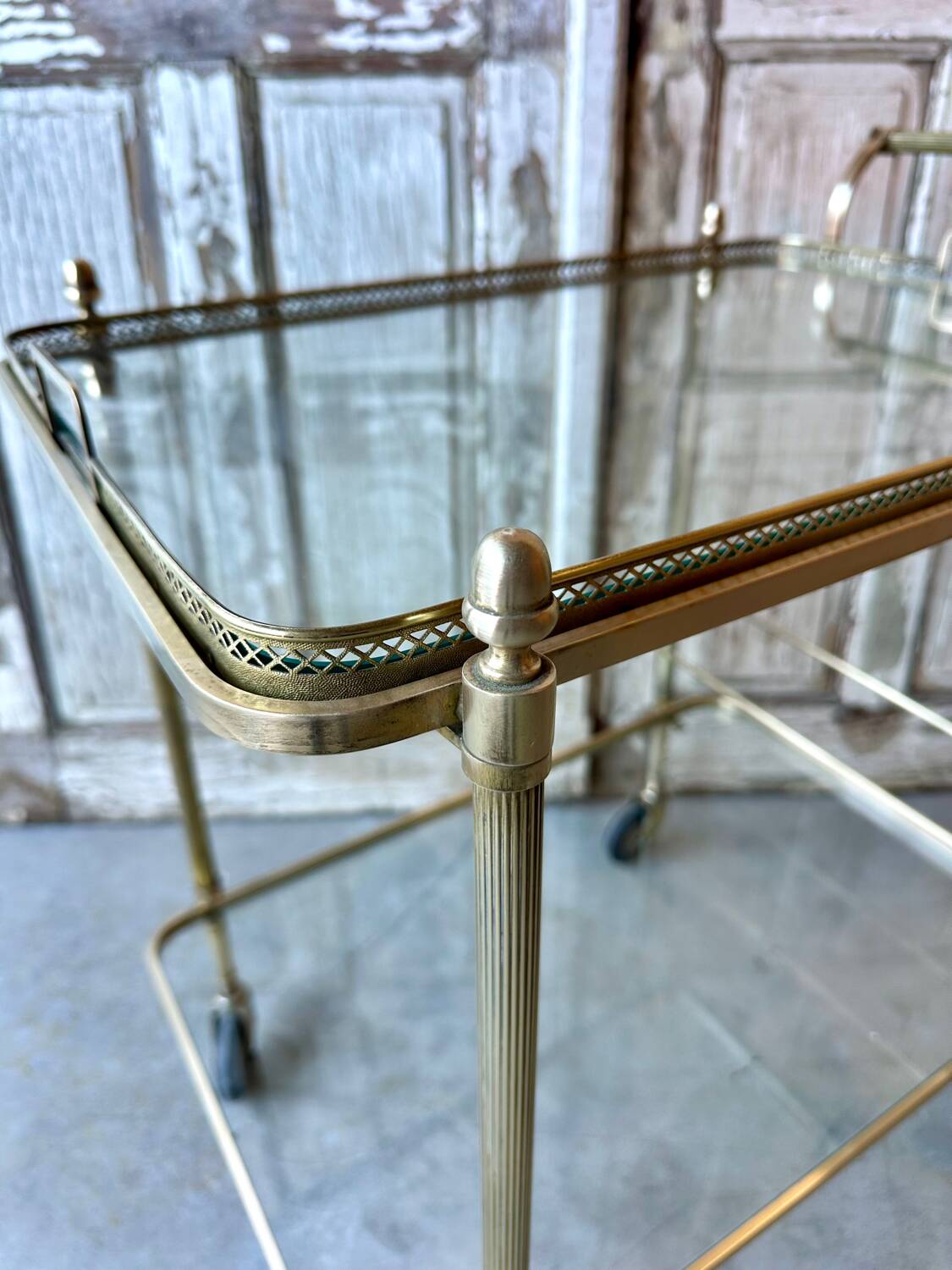 Desserte en laiton et verre, 1970