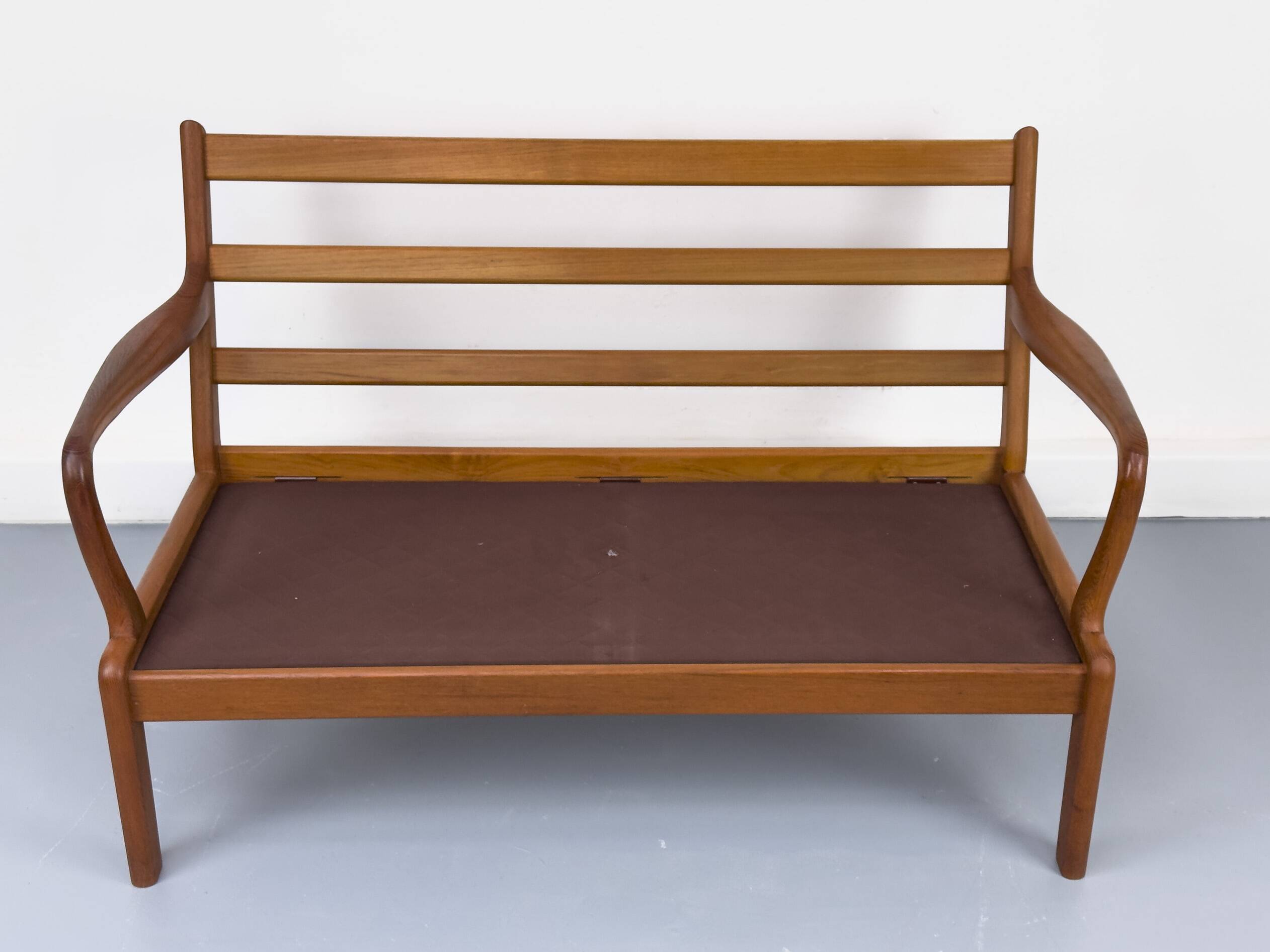 Canapé deux places vintage Senator en teck par L. Olsen, années 1970