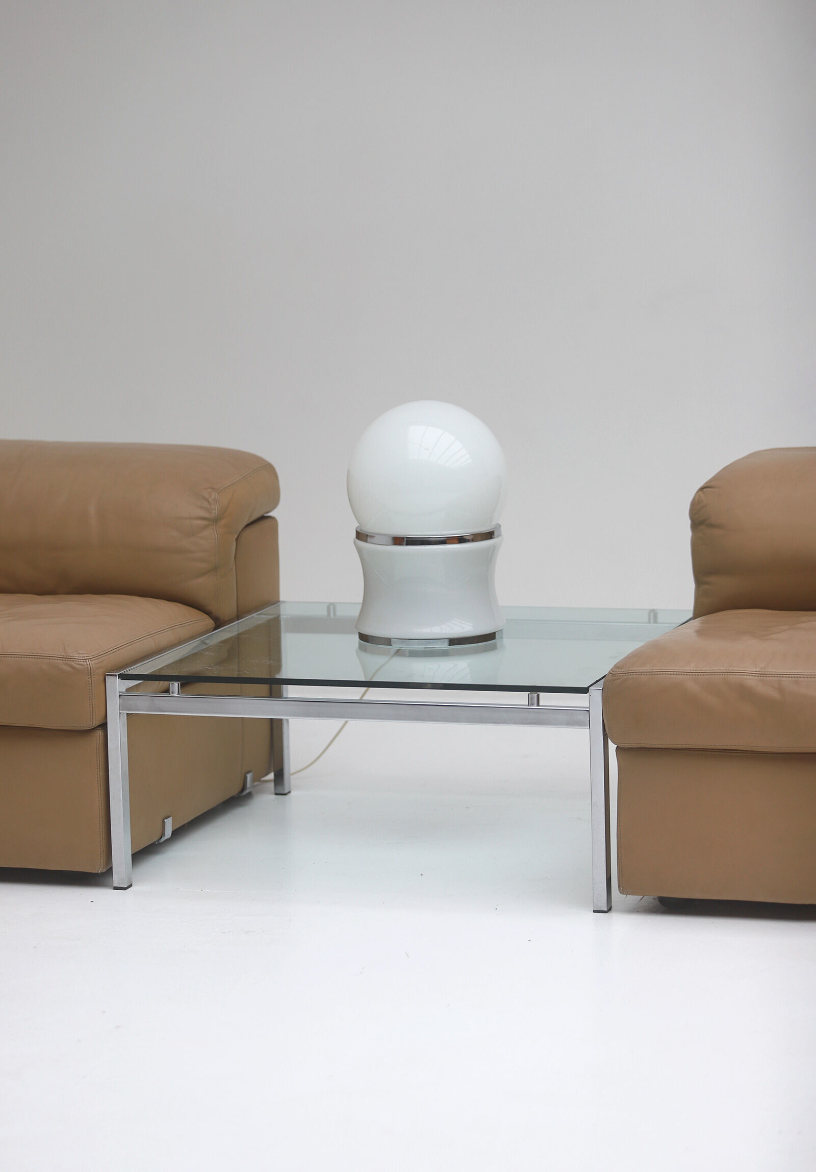 White table lamp in white opaline glass 1970s