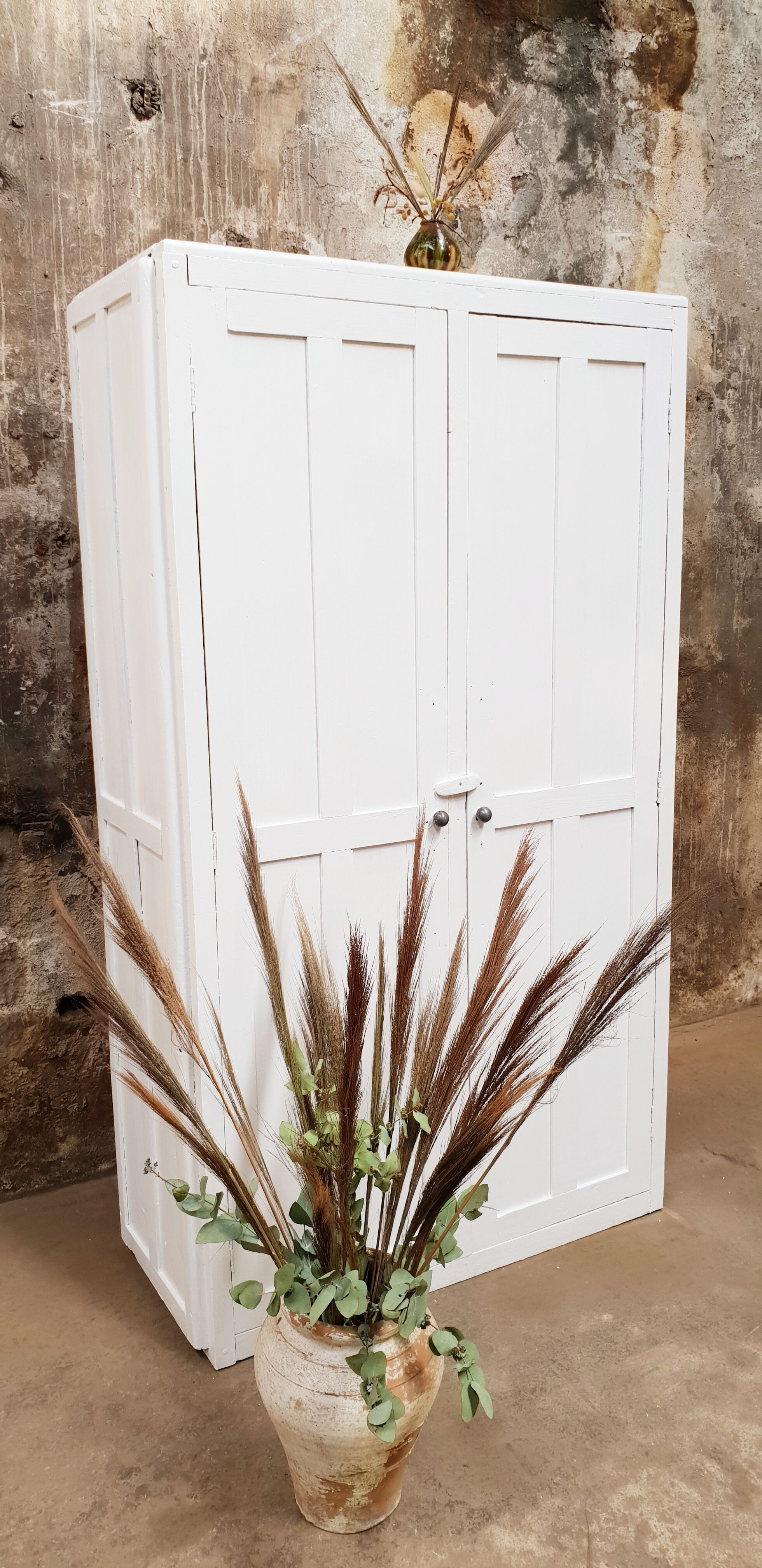 Armoire vintage