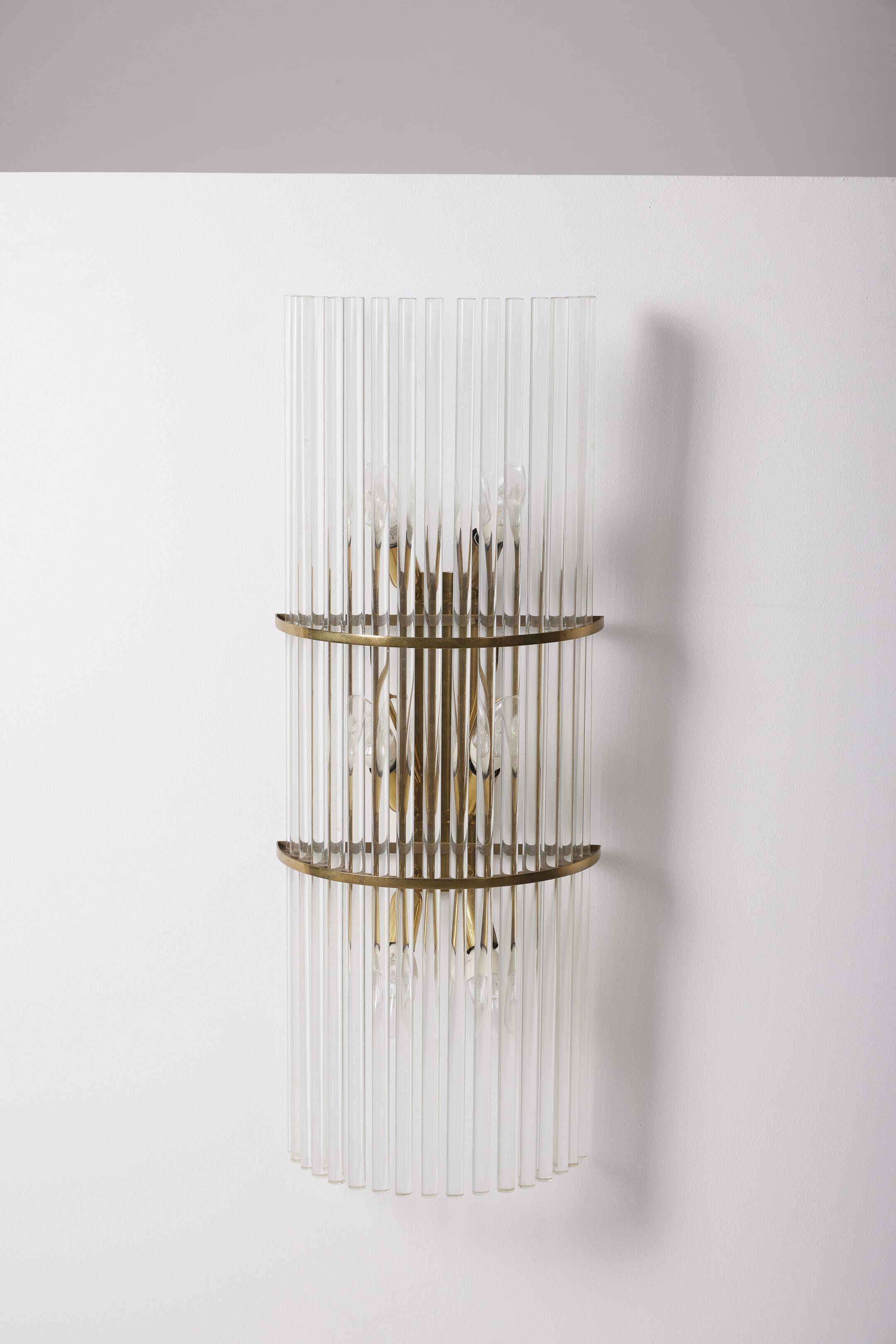 Applique en laiton et verre, 1970s