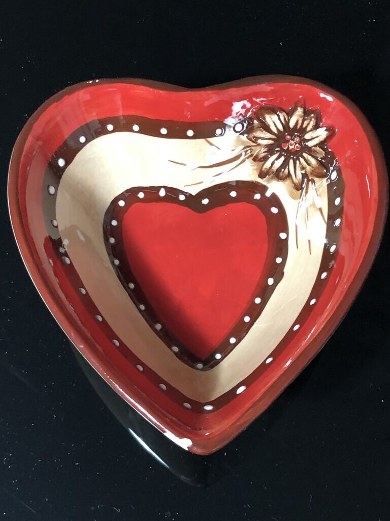 6 heart-shaped ramekins