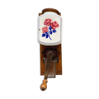 Wall mounted coffee mill floral decoration debut XXe wooden support