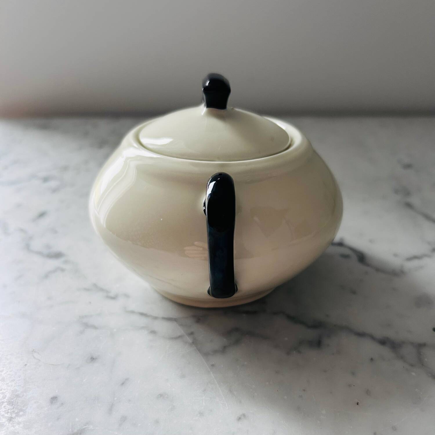 Bicolour porcelain sugar bowl