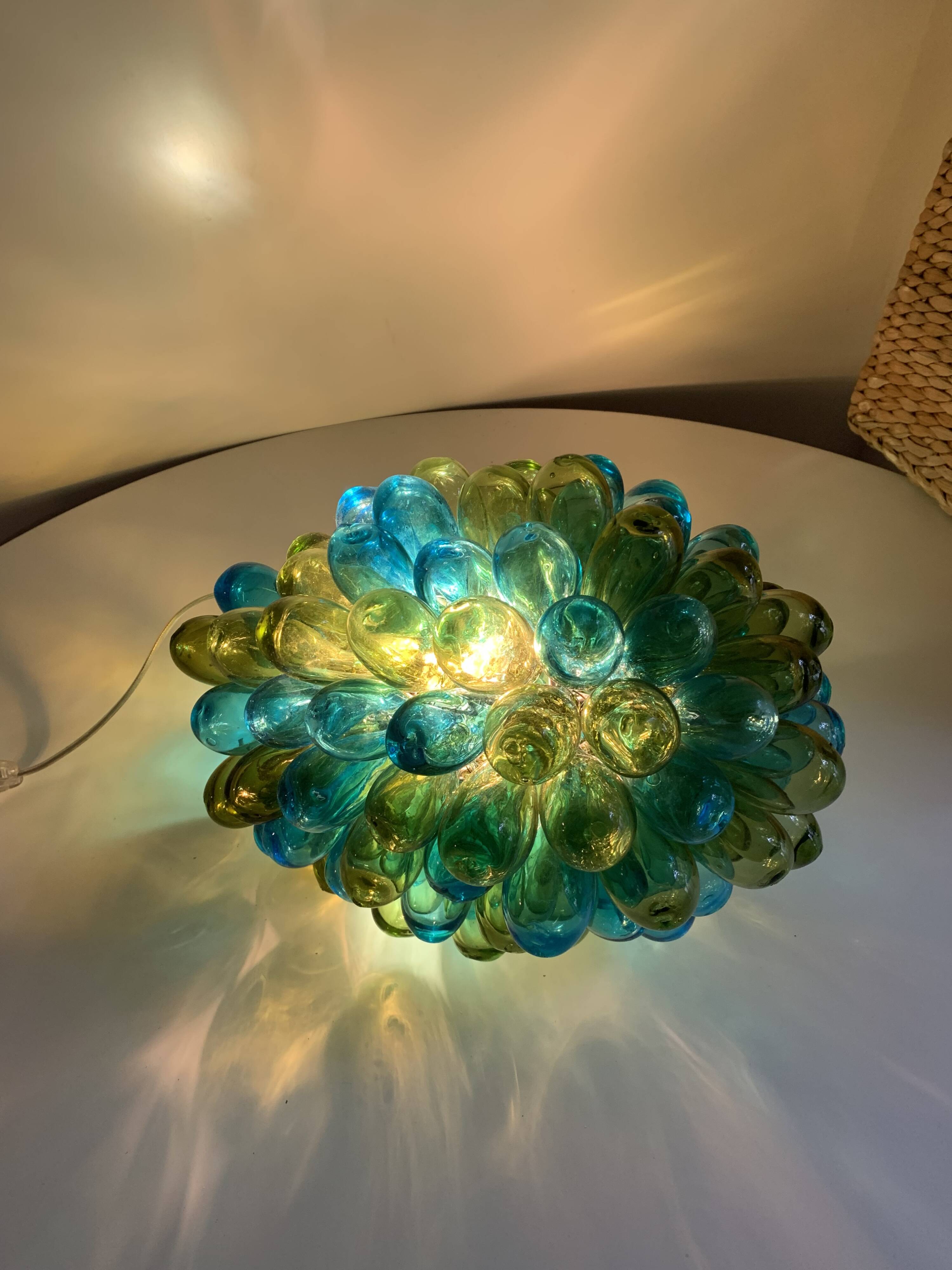 “Cluster” table lamp in blown glass from Syria
