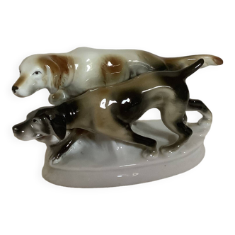 Chiens en porcelaine
