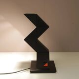 Lampe de bureau « Zig Zag » des années 1980, conçue par Shui L. D. Chan pour New Horizons, Hong Kong.