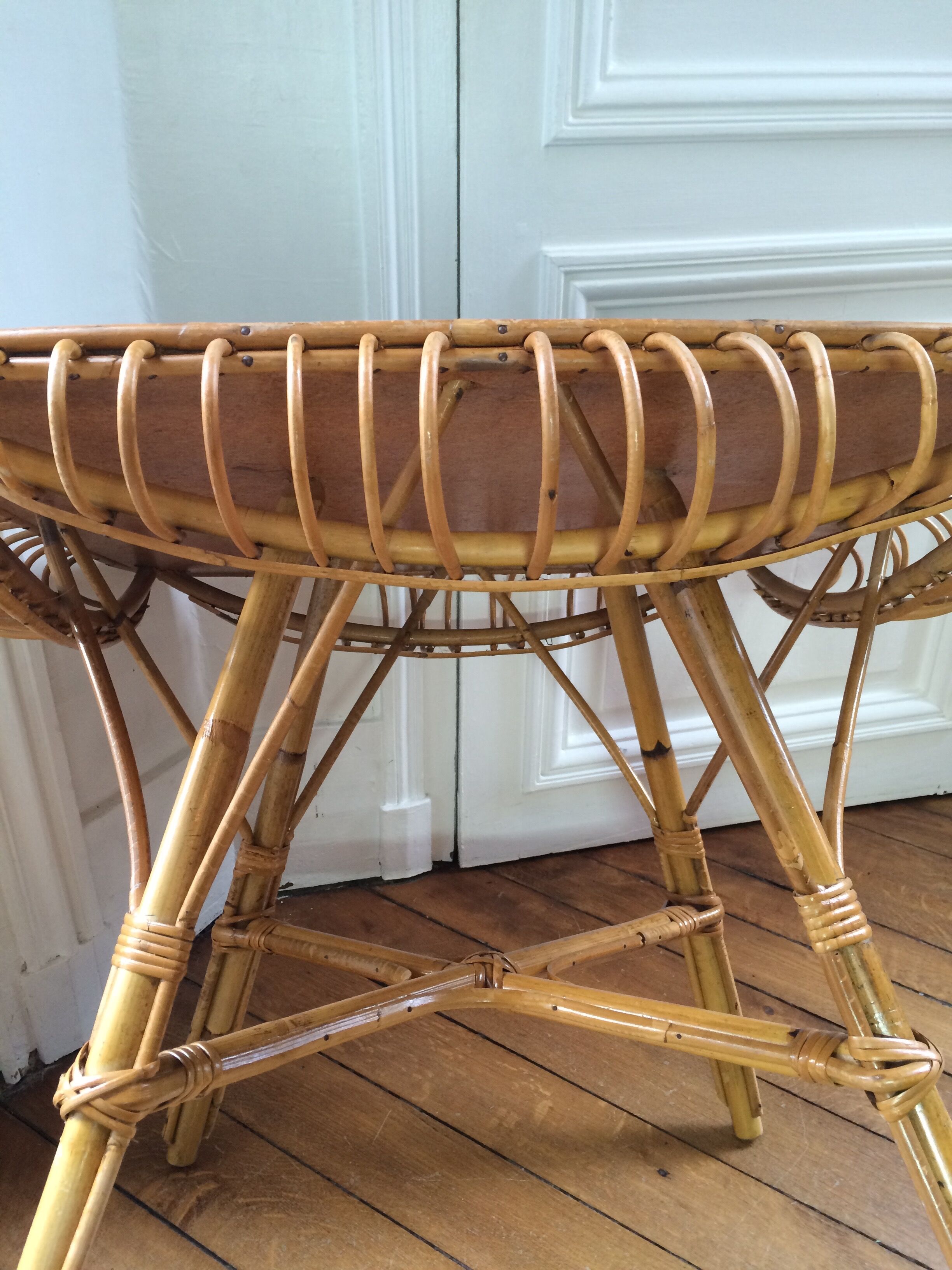 Table rattan to loops