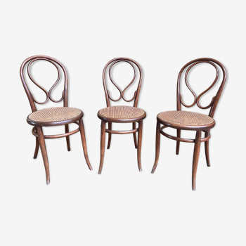 Suite de trois chaises bistrot Thonet modèle Oméga