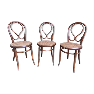 Suite de trois chaises bistrot Thonet modèle Oméga