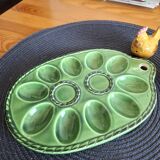 Plat à œufs en faience avec salière et poivrière en forme de poules