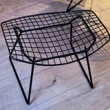 Deux sièges et un repose pied Bertoia Diamond