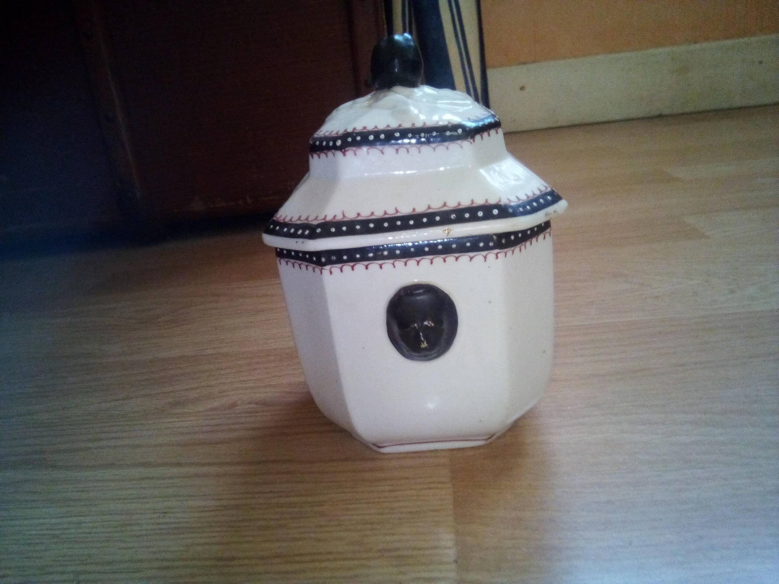 Sucrier en porcelaine Napoleon III