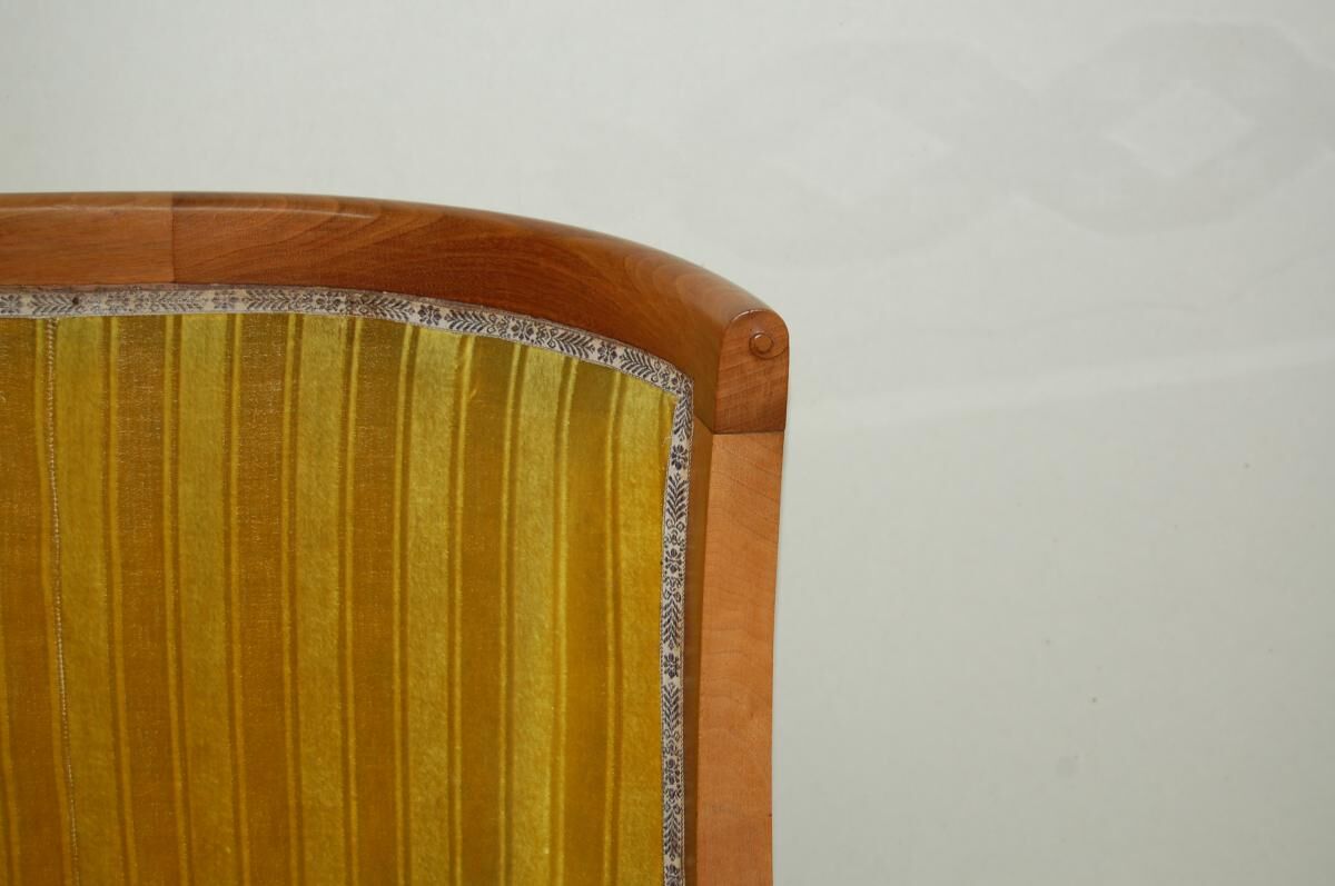 Empire walnut hooded sofa