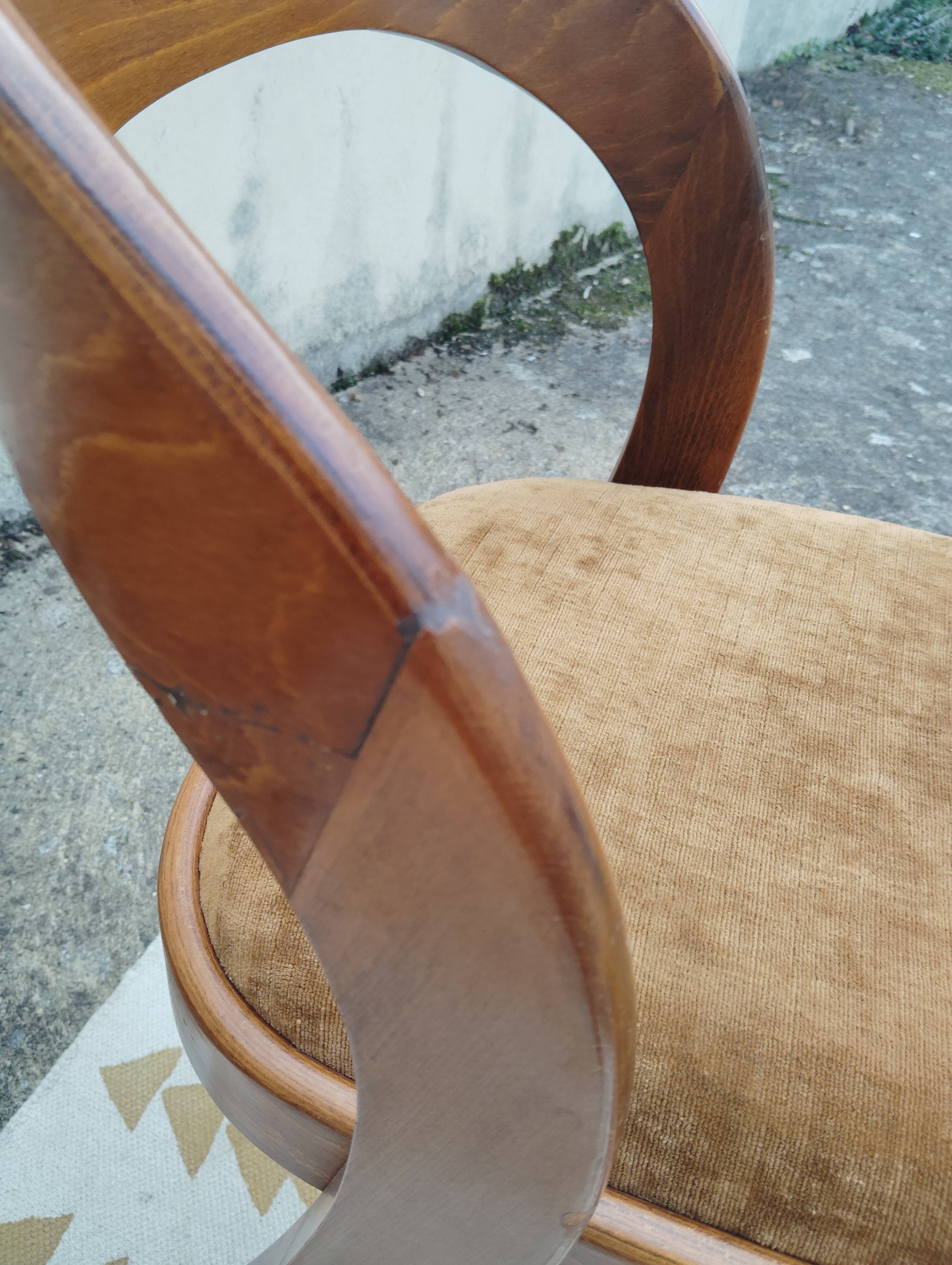 Gondola chair assigned to the Baumann house.