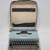 Olivetti Lettera typewriter 22