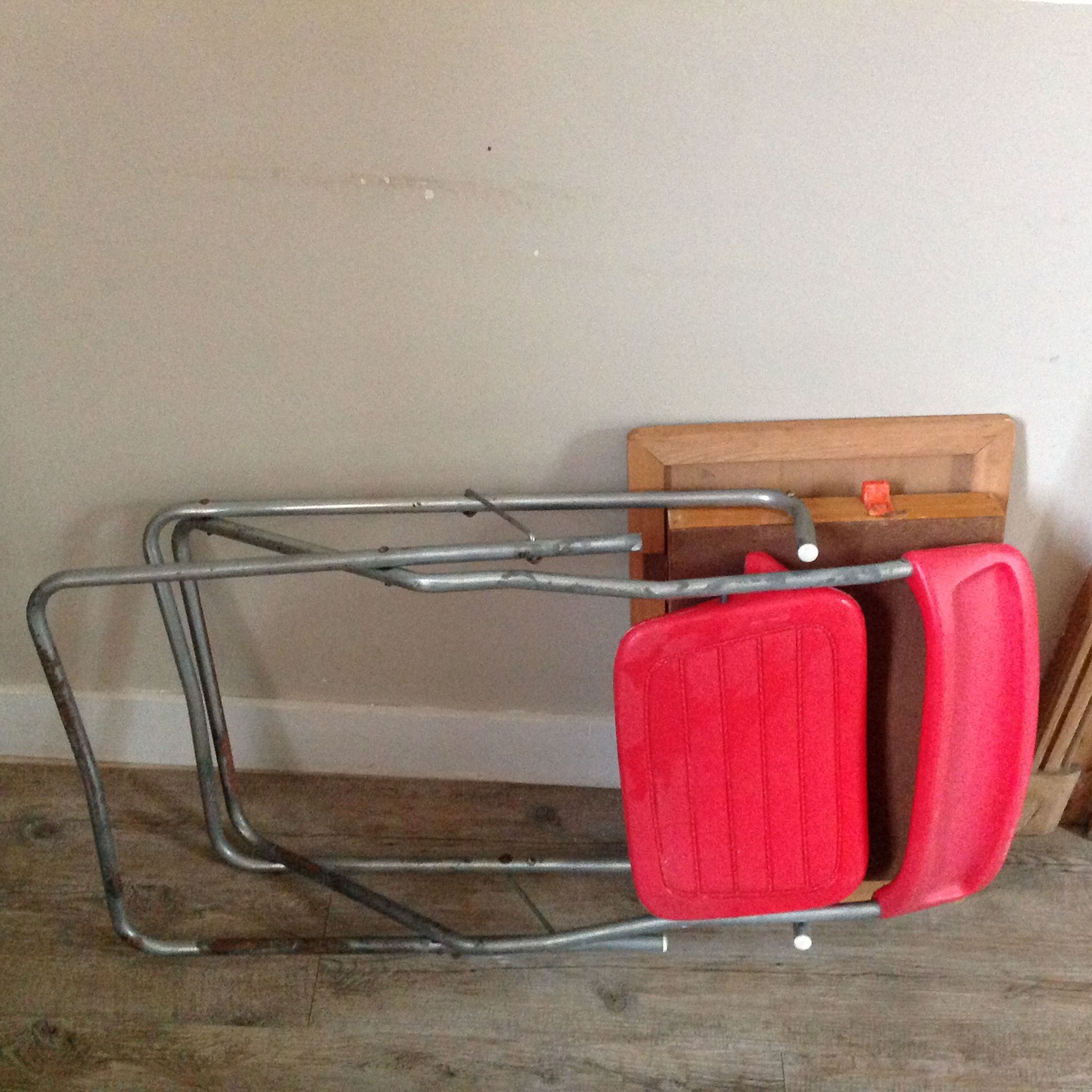 Folding child desk