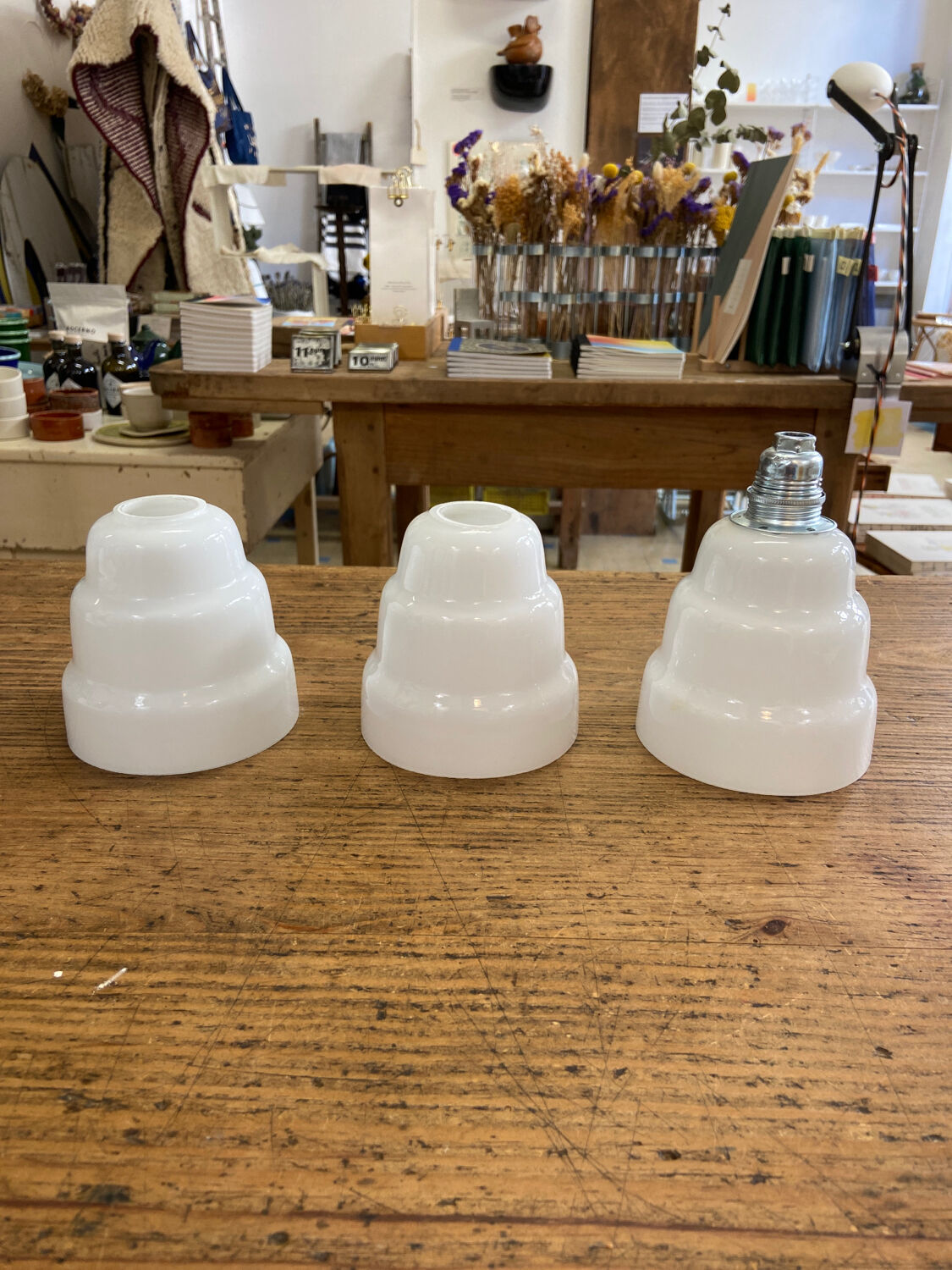 Set of 3 white glass lampshades for suspension
