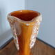 Vase soliflore jaune doré décor fat lava ou écume de mer