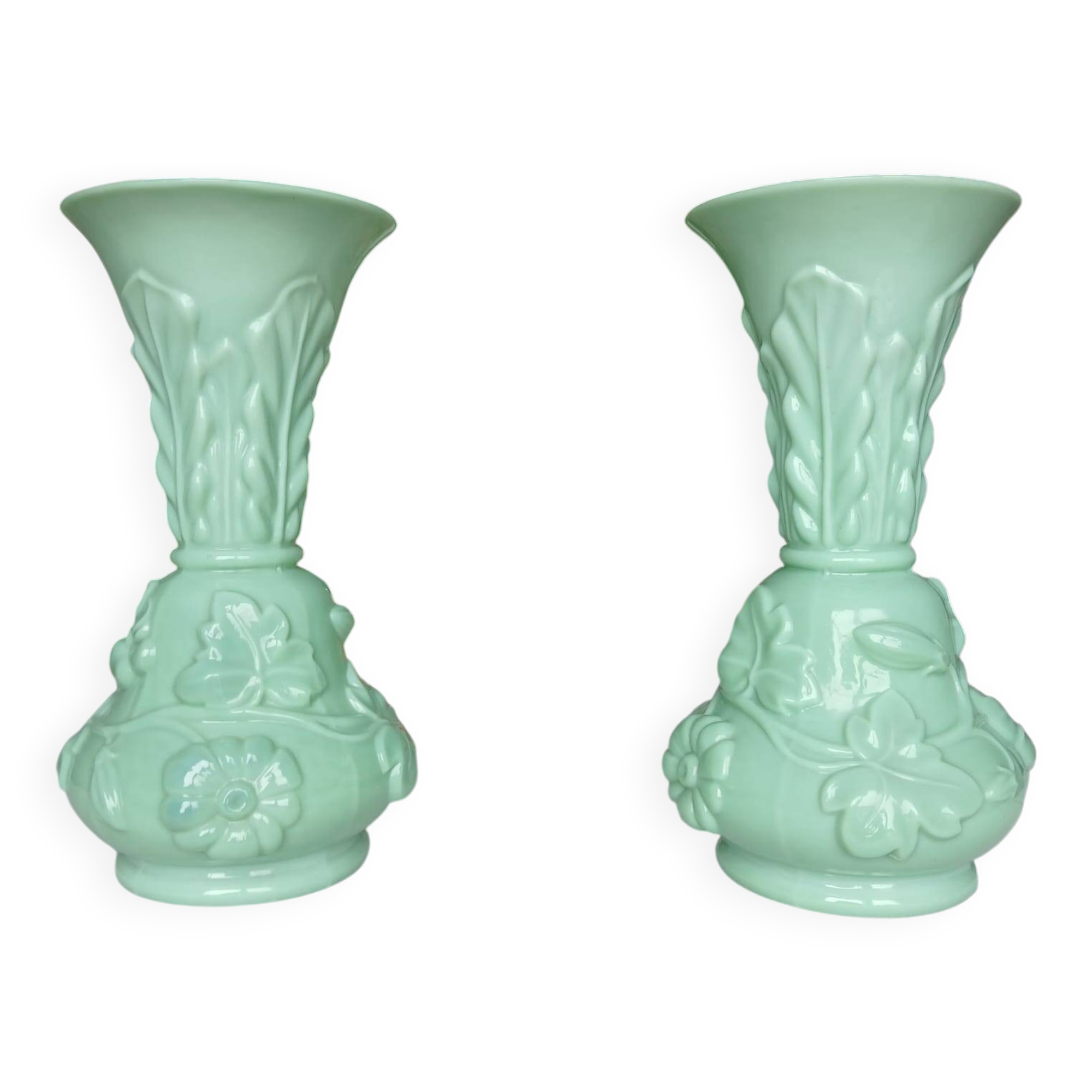 Set of 2 light green opaline glass vases SAINT LOUIS