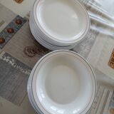 Flat white plates bordered gray and pink