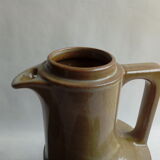 Coffee maker and 2 Brenne stoneware cups
