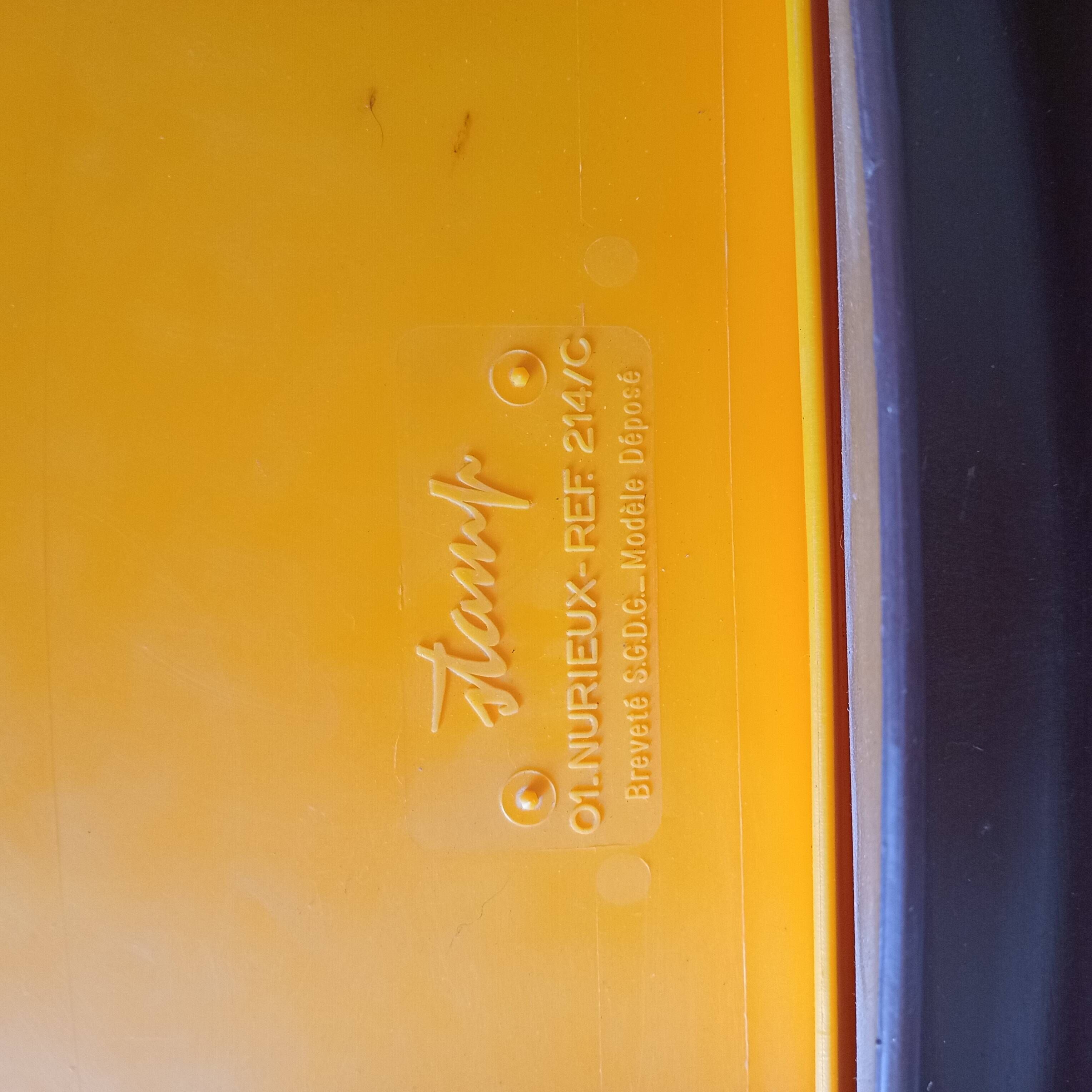 Set of 4 vintage chairs from the 70s – Stamp brand, model 01 Nurieux