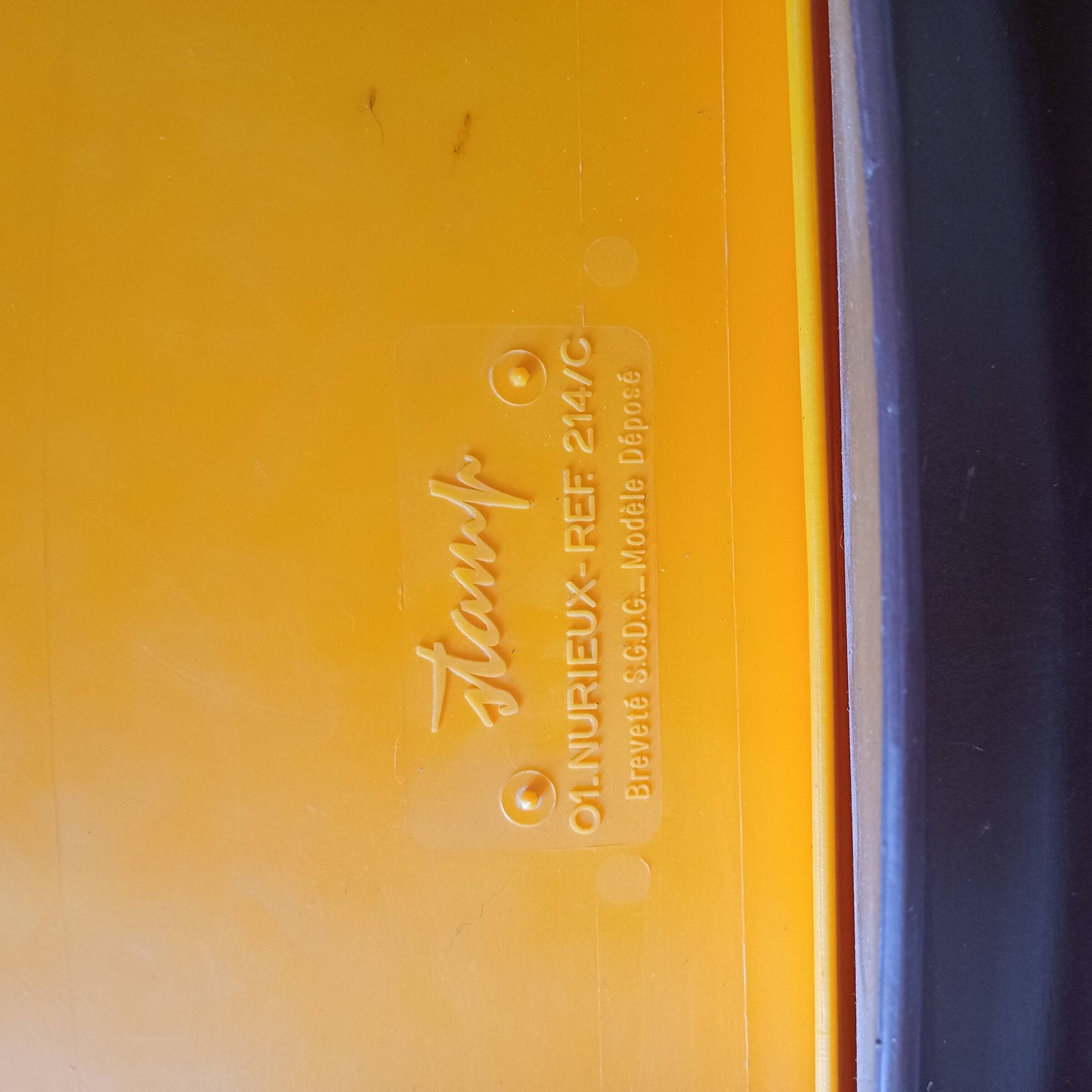 Set of 4 vintage chairs from the 70s – Stamp brand, model 01 Nurieux